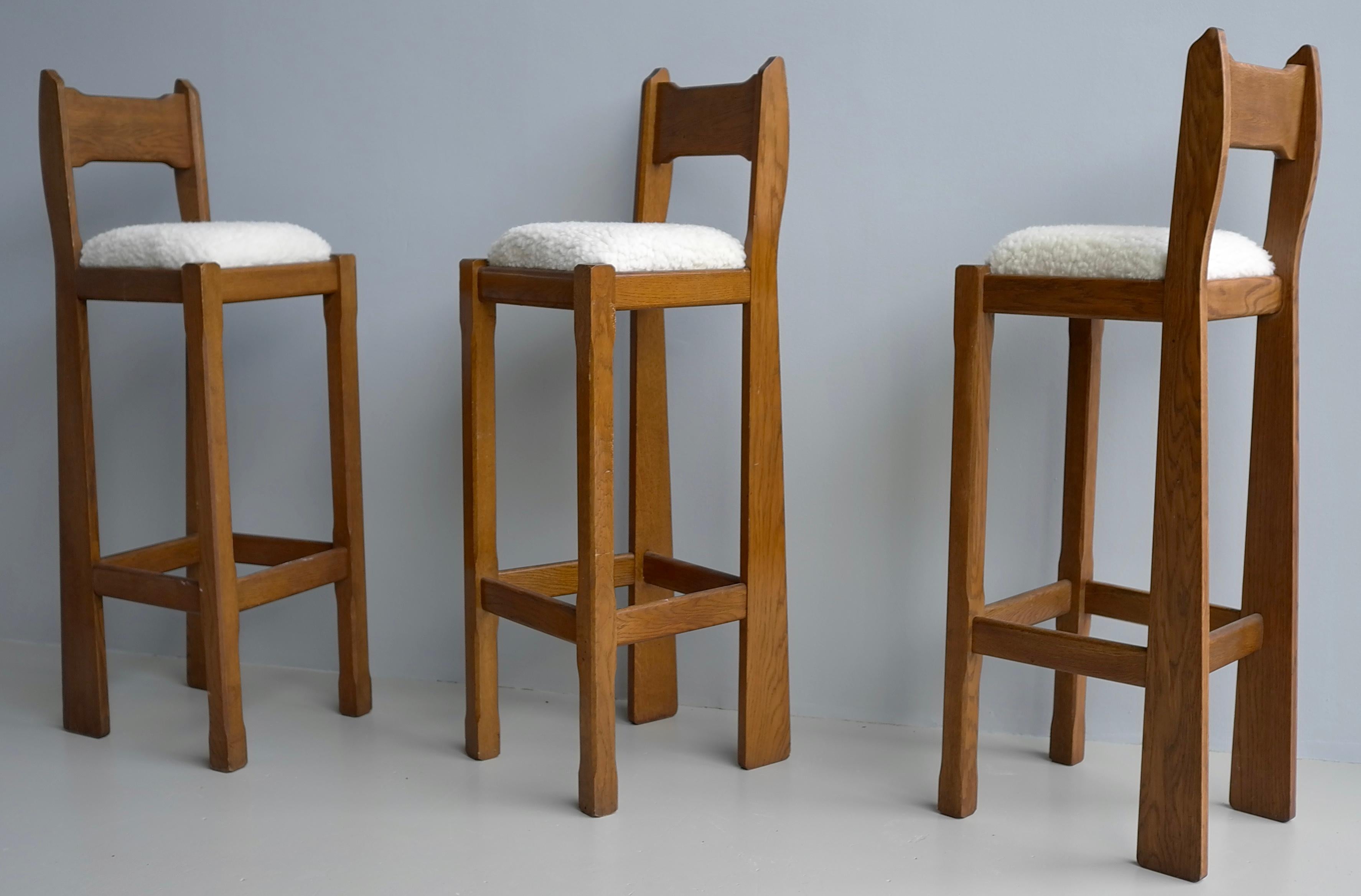 Mid-Century Modern Set of Three Sculptural solid Oak Bar Stools with Merino Wool seats France 1960s For Sale