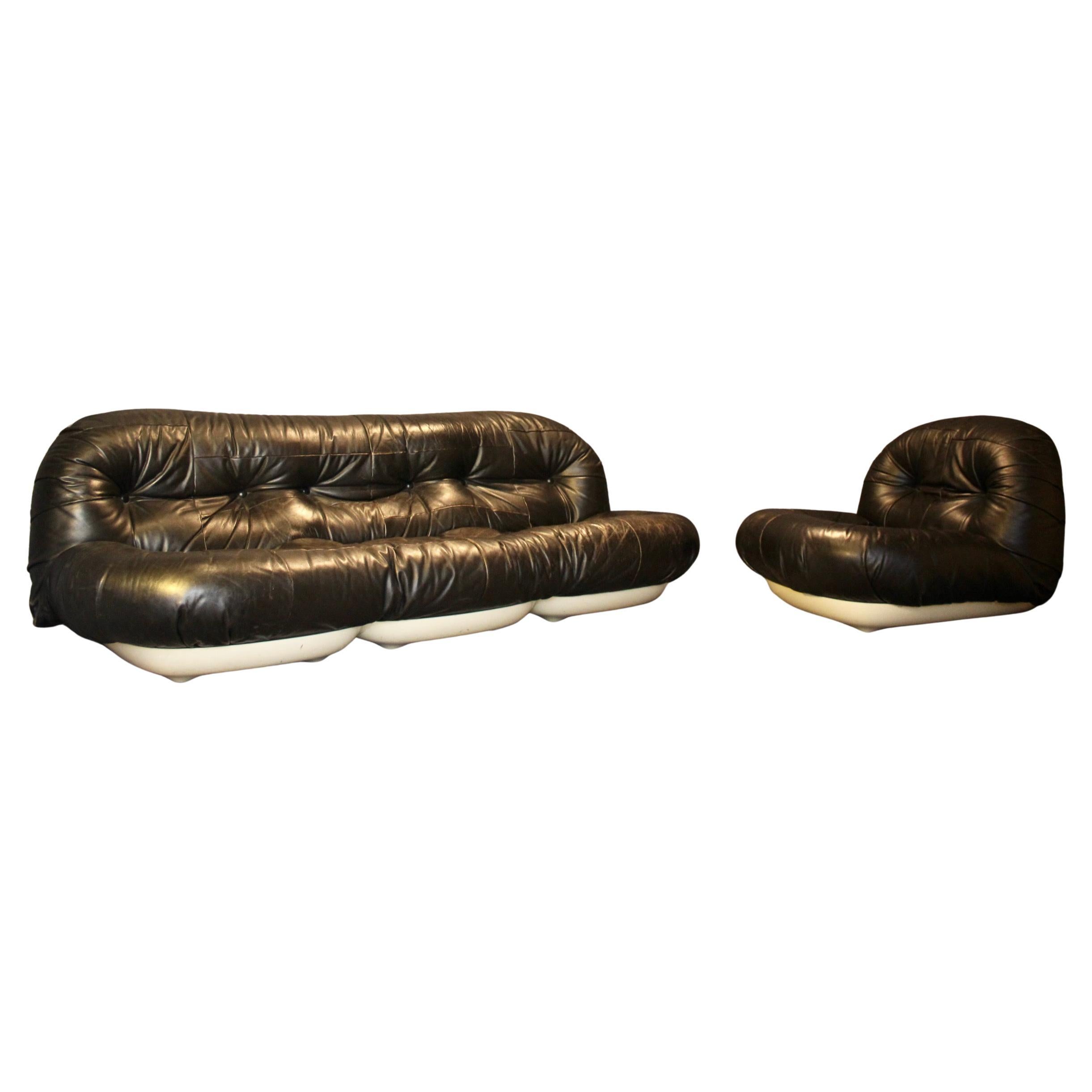 set of three seats :  3 , 2 , and 1  seat in black leather and plastic For Sale