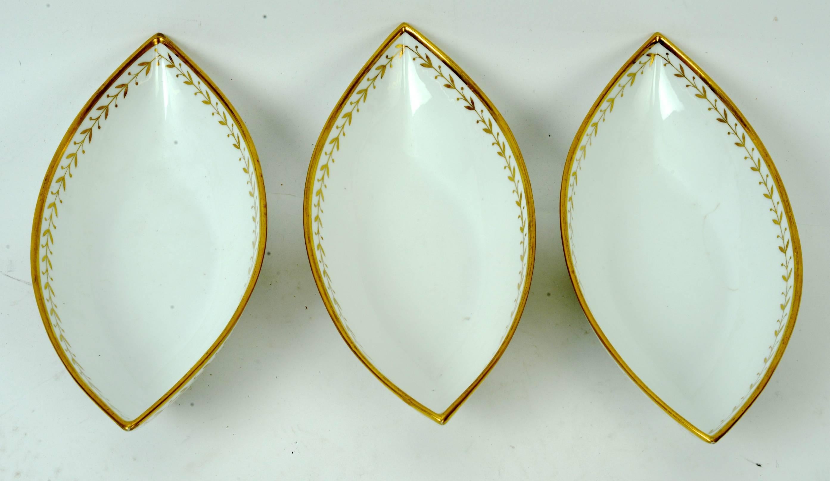 Gilt Set of 3 Sèvres Navette Plates, Louis Philippe I From the Château de Compiègne