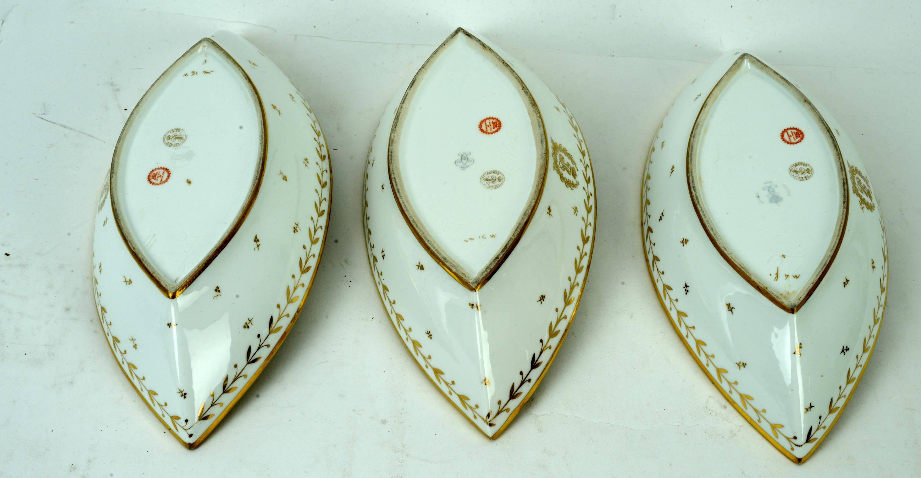 Mid-19th Century Set of 3 Sèvres Navette Plates, Louis Philippe I From the Château de Compiègne