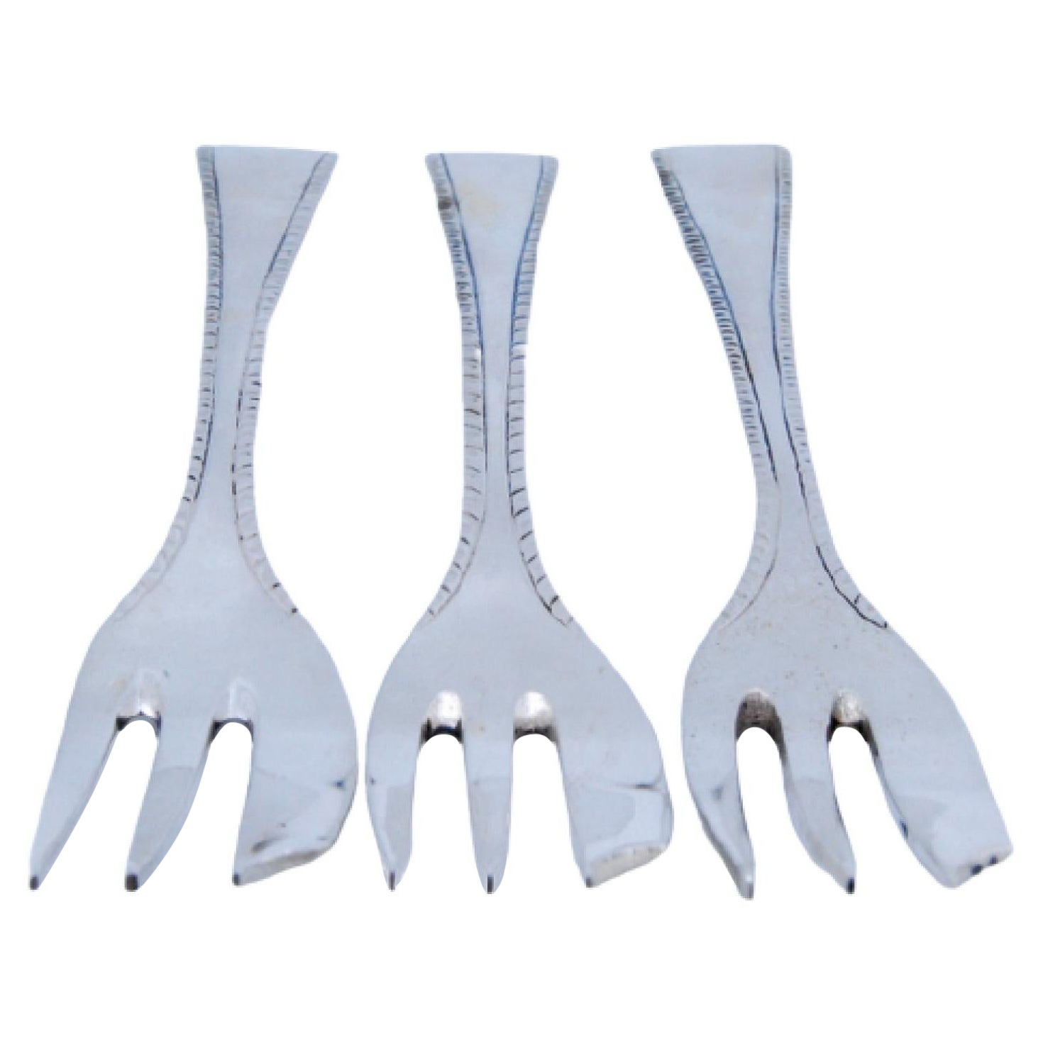 Set de trois fourchettes à gâteau en argent avec rainures le long des manches