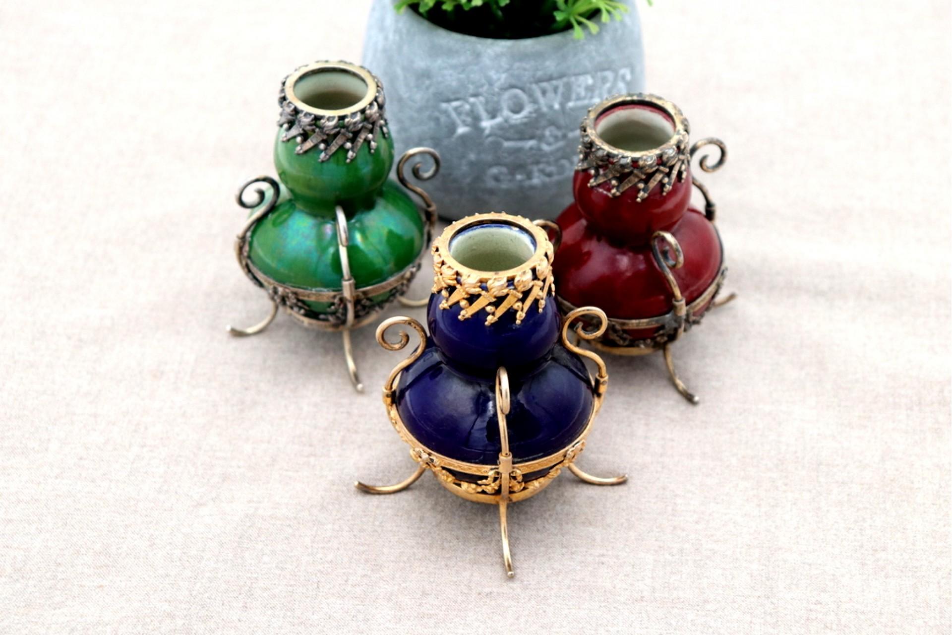 19th Century Set of three small silver and porcelain jars For Sale