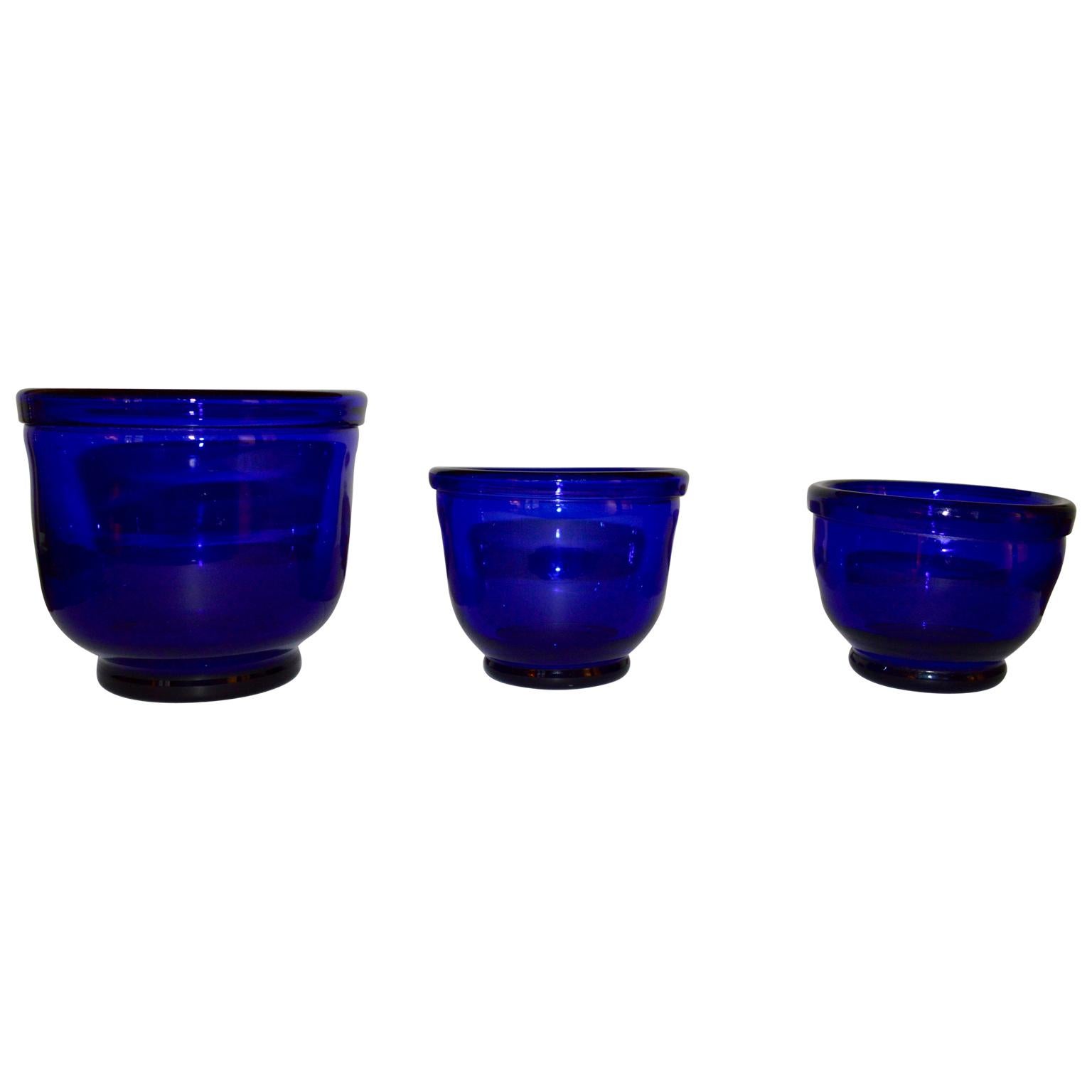 Rustic Set of three Small Swedish Cobalt Blue Hand Blown Glass Bowl or Trinkets For Sale
