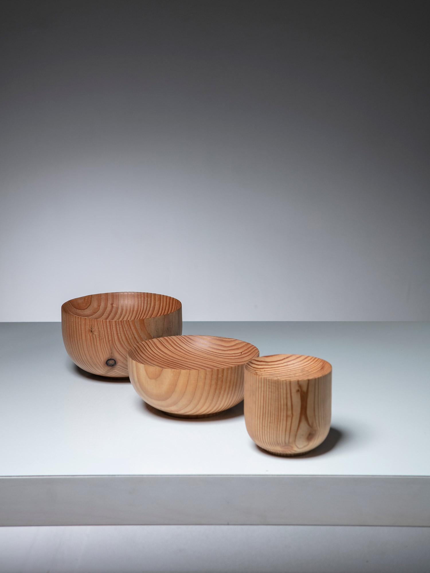 Italian Set of Three Solid Wood Bowls, Italy, 1970s For Sale