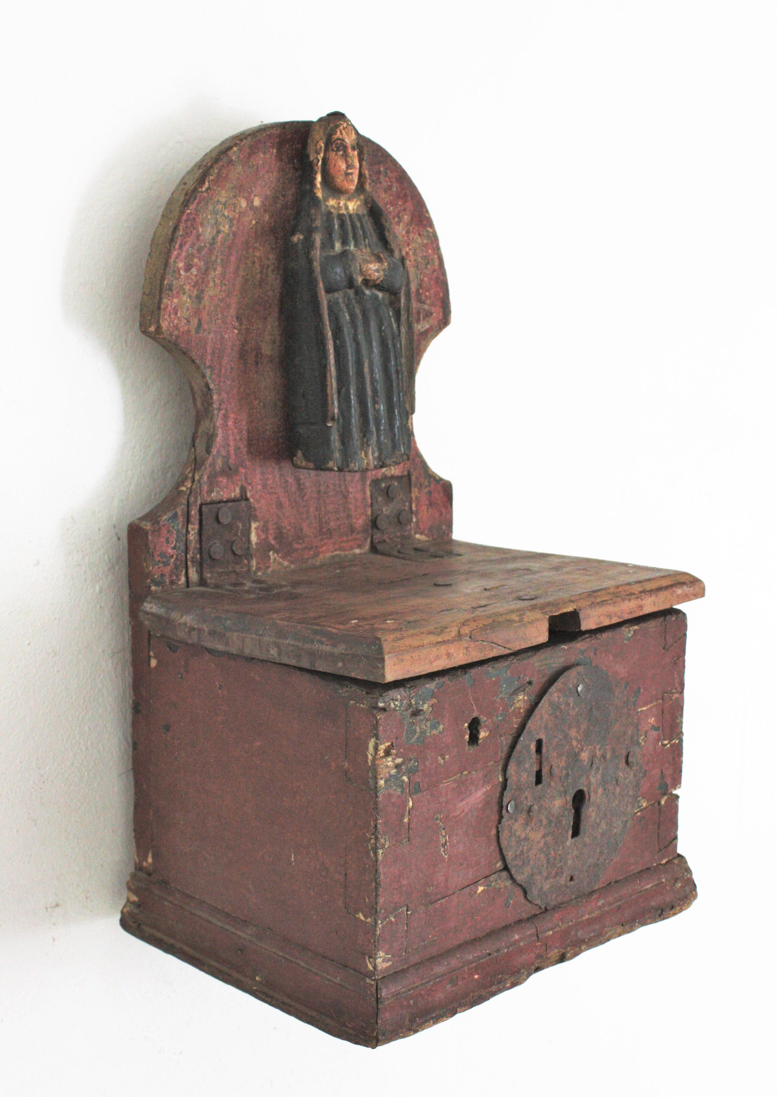 Fino al XVIII secolo Set di tre cassette per le elemosine della chiesa spagnola, decorazione da parete, XVIII secolo in vendita