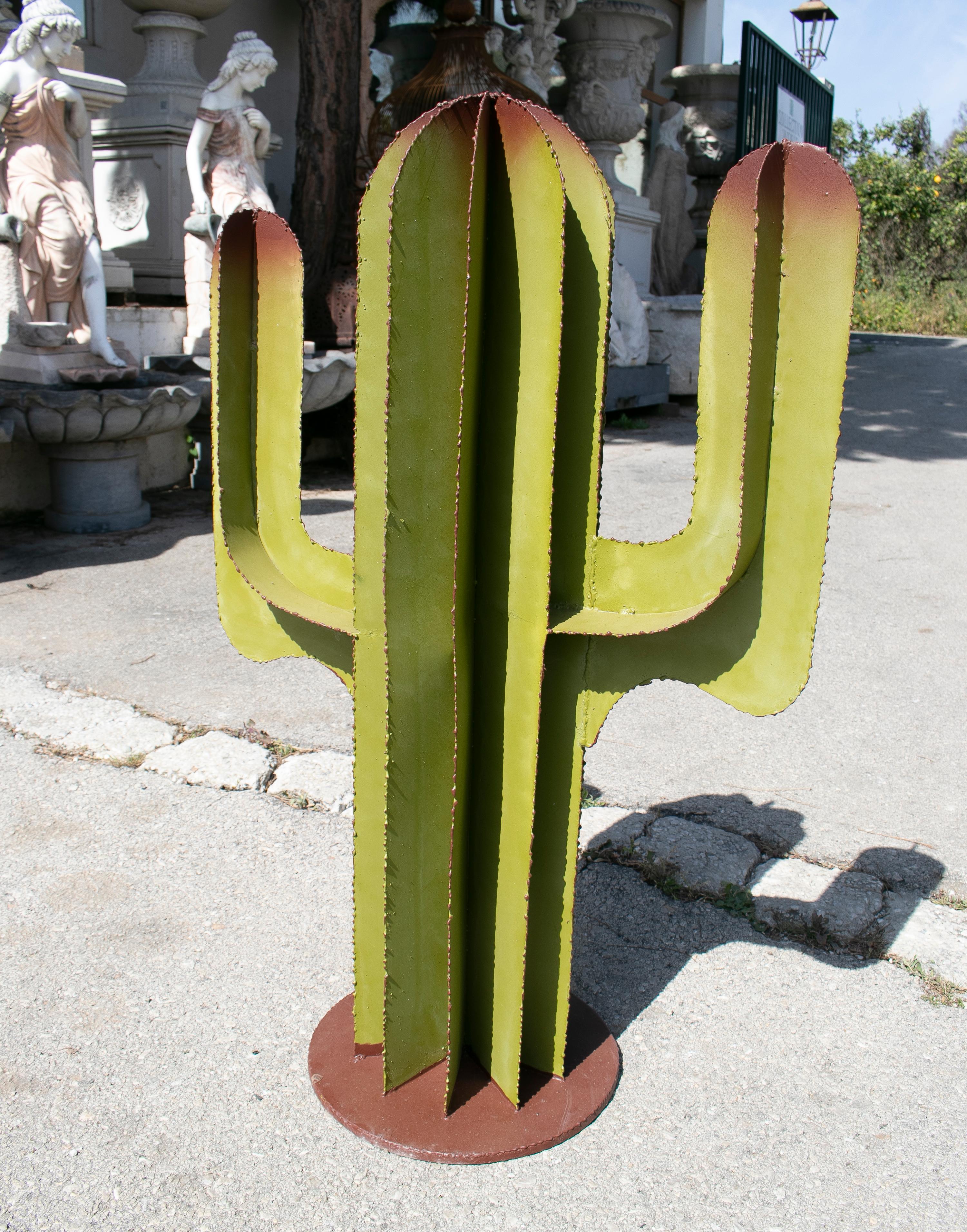cactus en fer pour jardin