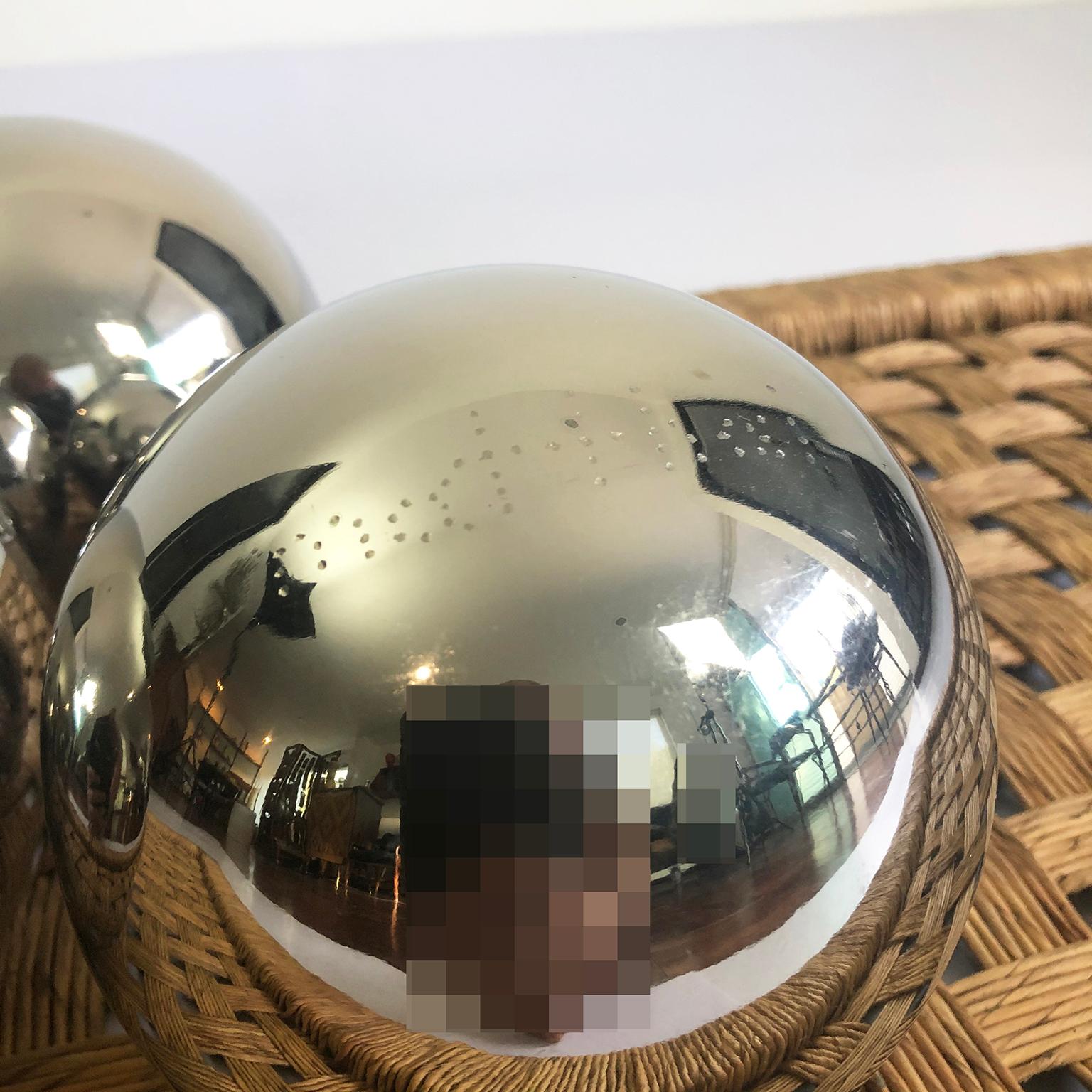 Moderne Ensemble de trois sphères en métal chromé de Diego Matthai, datant d'environ 1990 en vente