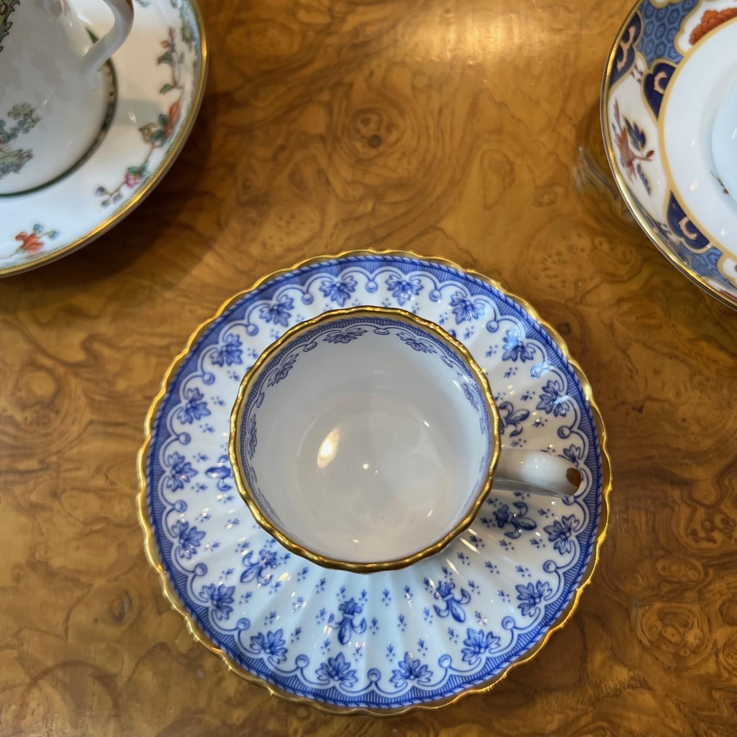 Set of Three Spode Cup & Saucer Sets – Shima, Élysée, and Fleur de Lys Blue For Sale 2