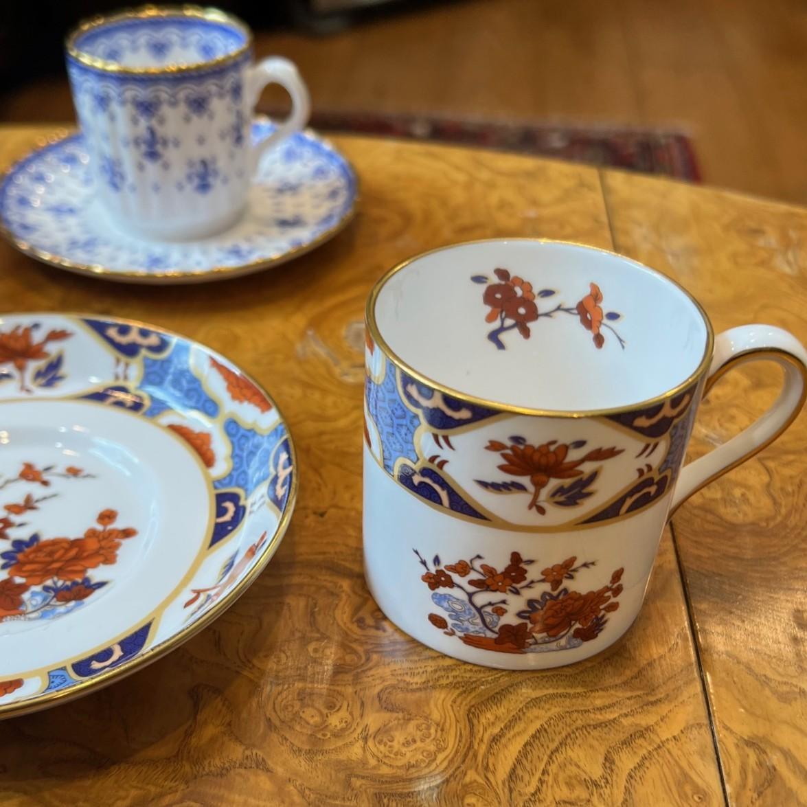 Set of Three Spode Cup & Saucer Sets – Shima, Élysée, and Fleur de Lys Blue For Sale 6