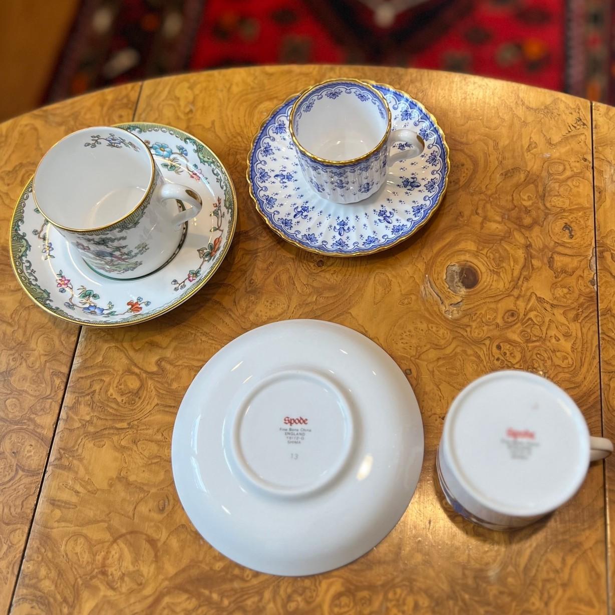 Set of Three Spode Cup & Saucer Sets – Shima, Élysée, and Fleur de Lys Blue For Sale 7