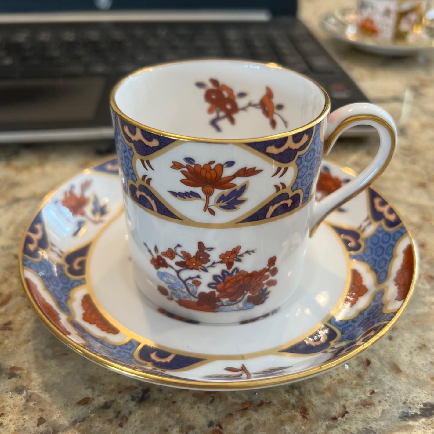 Set of Three Spode Cup & Saucer Sets – Shima, Élysée, and Fleur de Lys Blue In Good Condition For Sale In Morristown, NJ