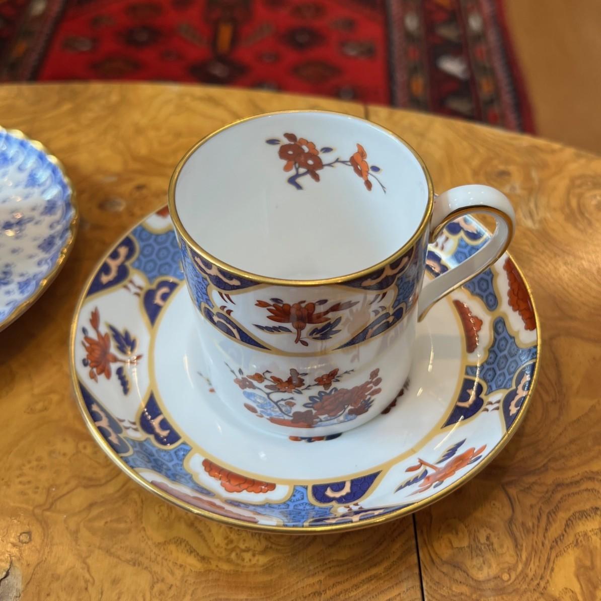Late 20th Century Set of Three Spode Cup & Saucer Sets – Shima, Élysée, and Fleur de Lys Blue For Sale