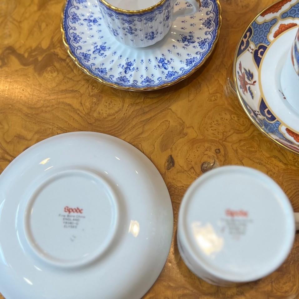 Set of Three Spode Cup & Saucer Sets – Shima, Élysée, and Fleur de Lys Blue For Sale 1