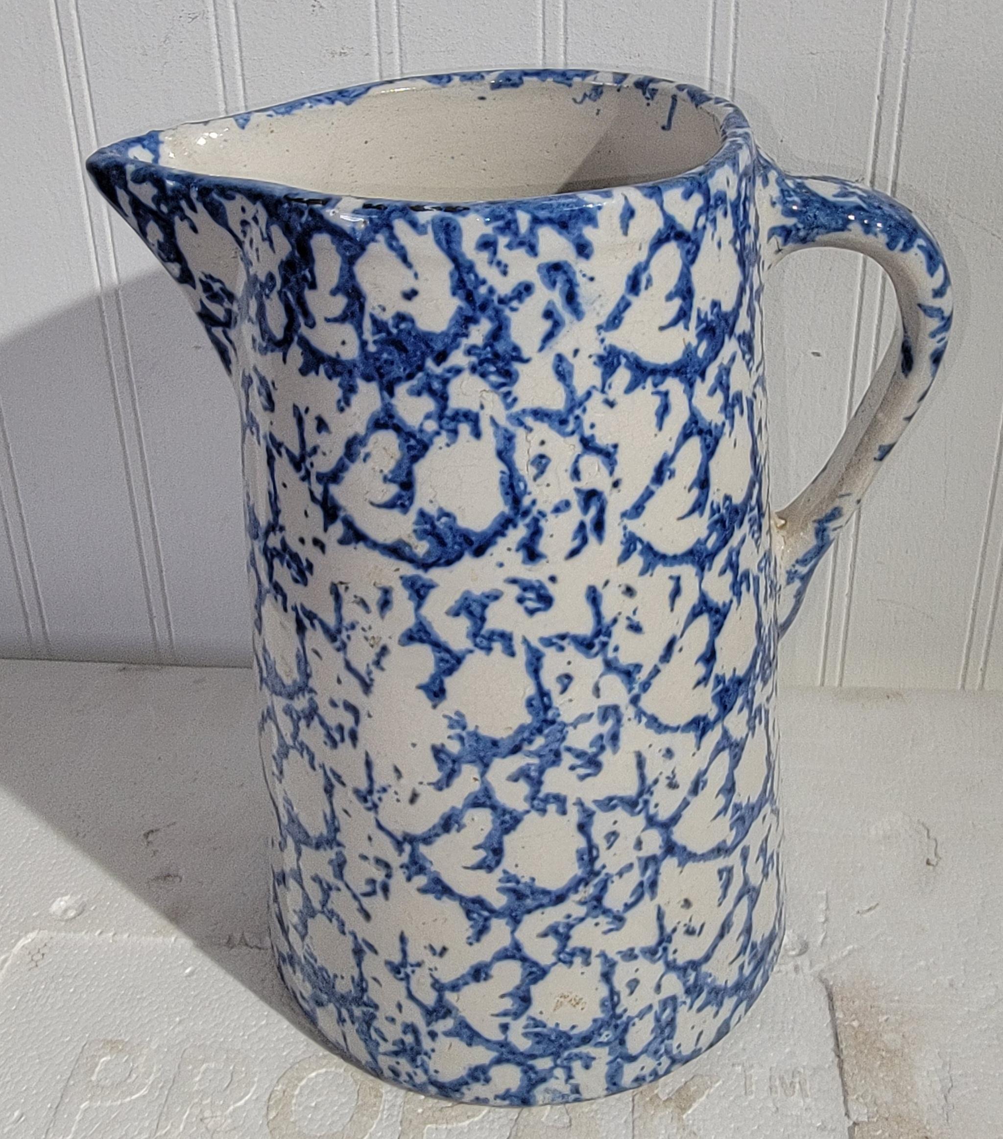 Set of Three Sponge Ware Pitchers For Sale 3