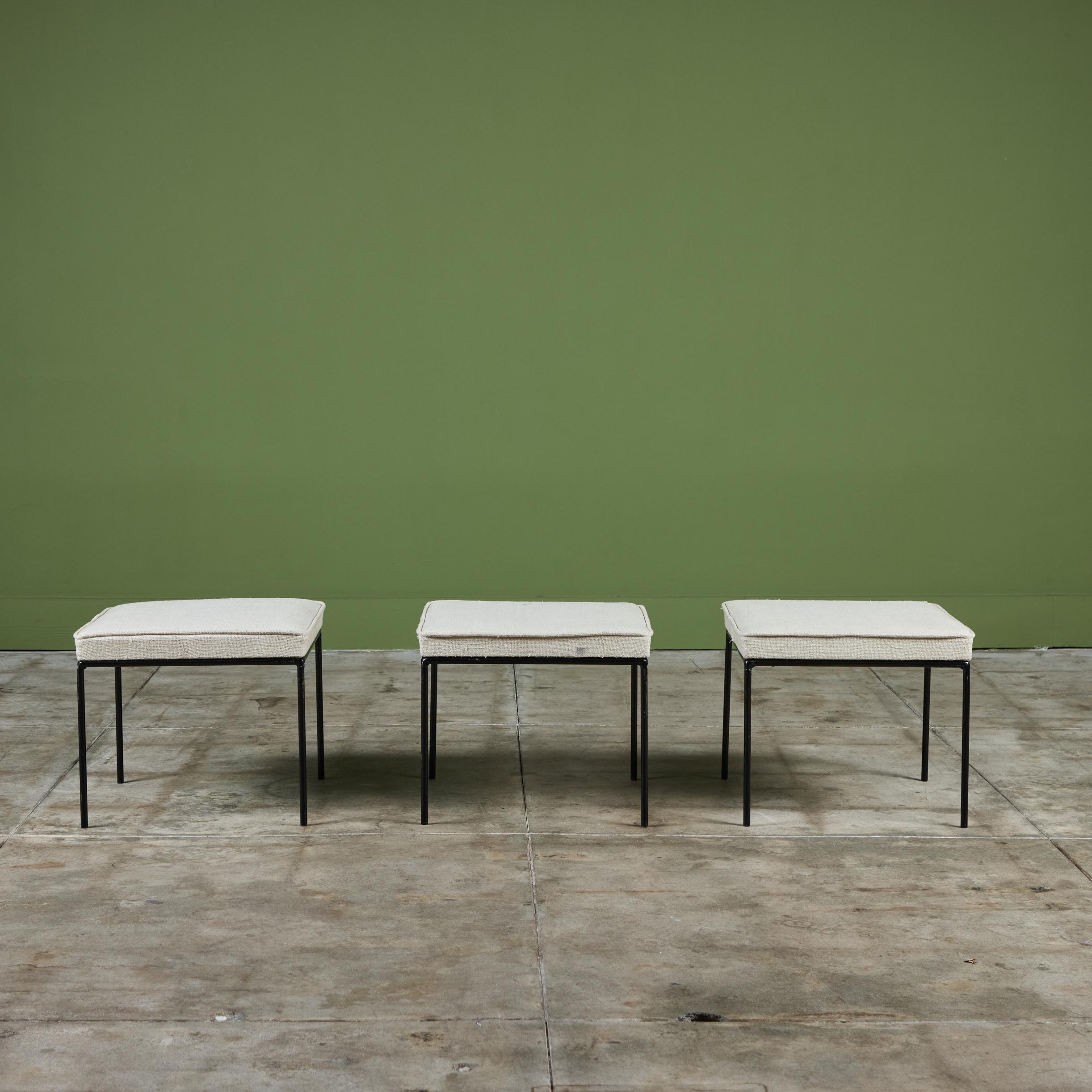 Ensemble de trois tabourets carrés en fer forgé Frederick Weinberg Bon état - En vente à Los Angeles, CA
