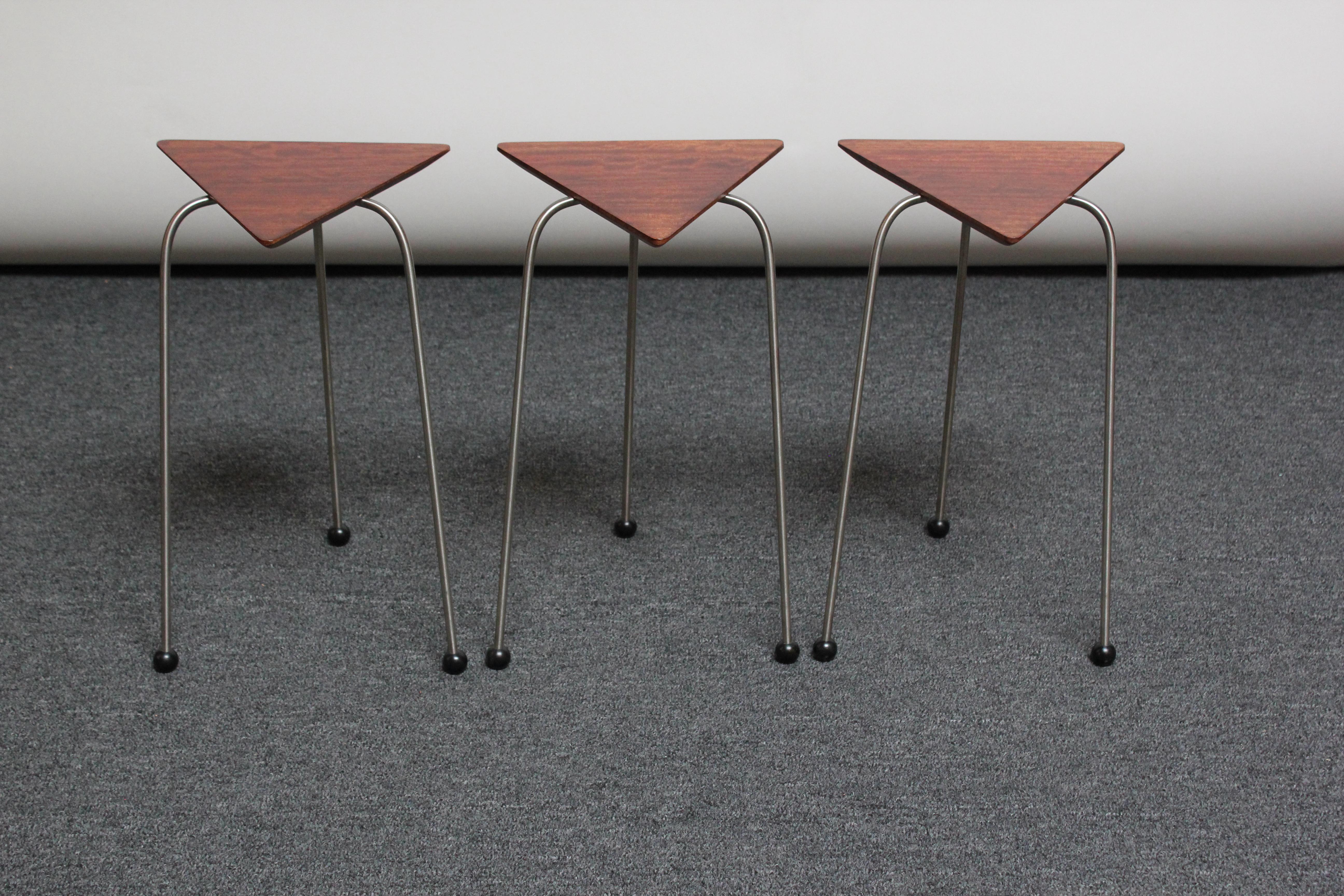 Set aus drei stapelbaren Bubinga-Tischen mit „Triped“-Muster von David Kiernan im Angebot 5