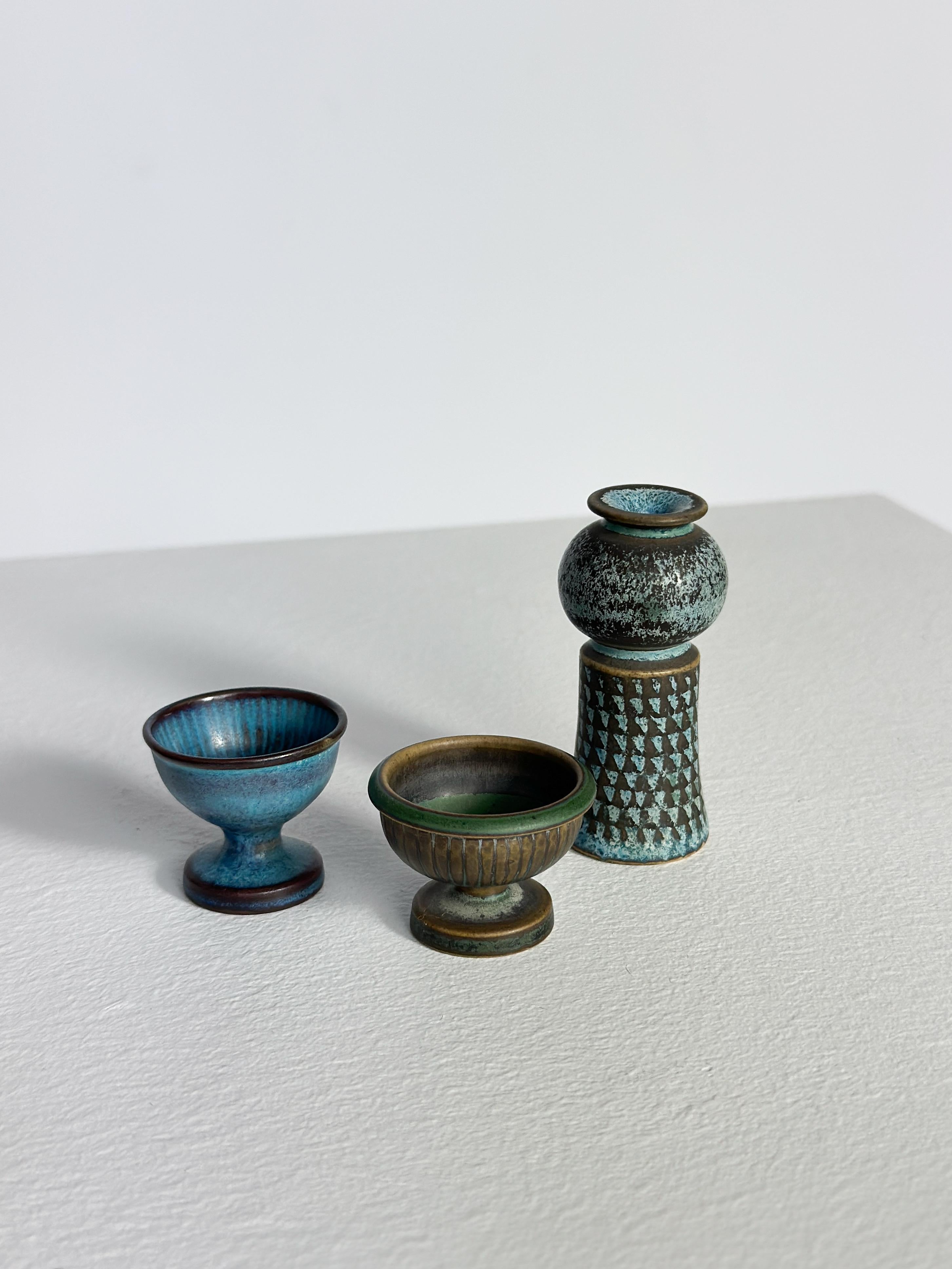 Juego de tres jarrones en miniatura Stig Lindberg Gres Gustavsberg Suecia Años 60 en Bueno estado para la venta en Basel, BS
