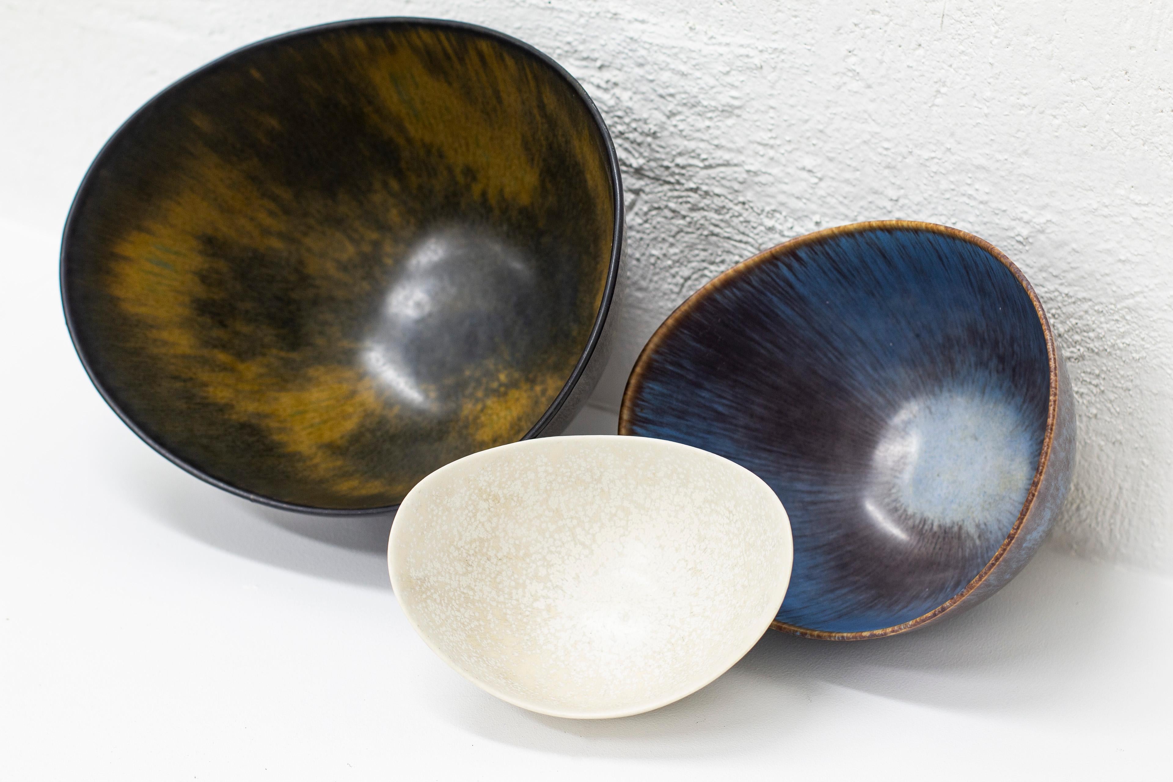 Set of Three Stoneware Bowls by Gunnar Nylund for Rörstrand, Sweden, 1950s In Good Condition In Hägersten, SE