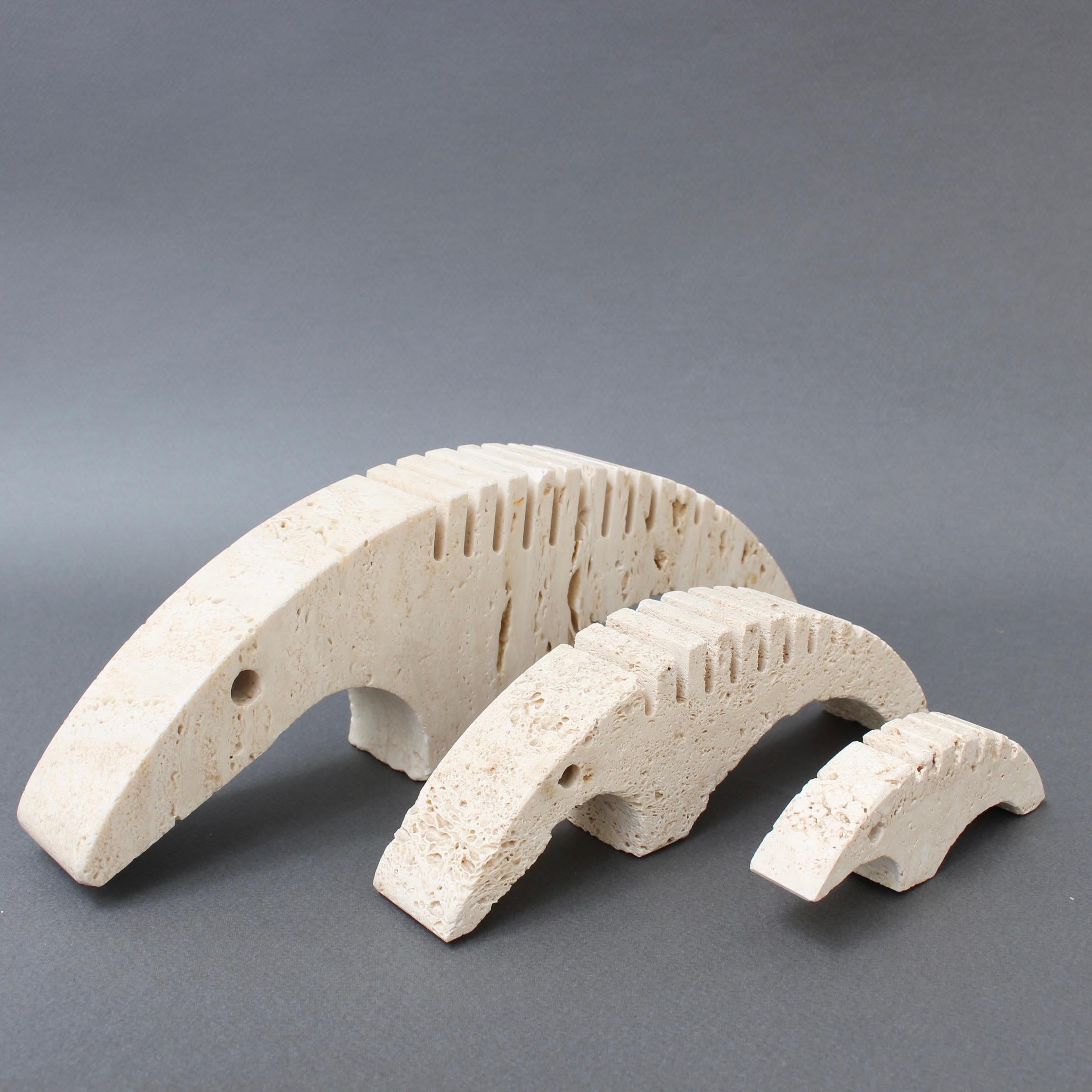 Stylized travertine anteater card or letter holder set by Mannelli brothers (circa 1970s). Designed by Italians, Fratelli Mannelli, these charming pieces have loads of character and will delight collectors and those who love beautiful objects. They