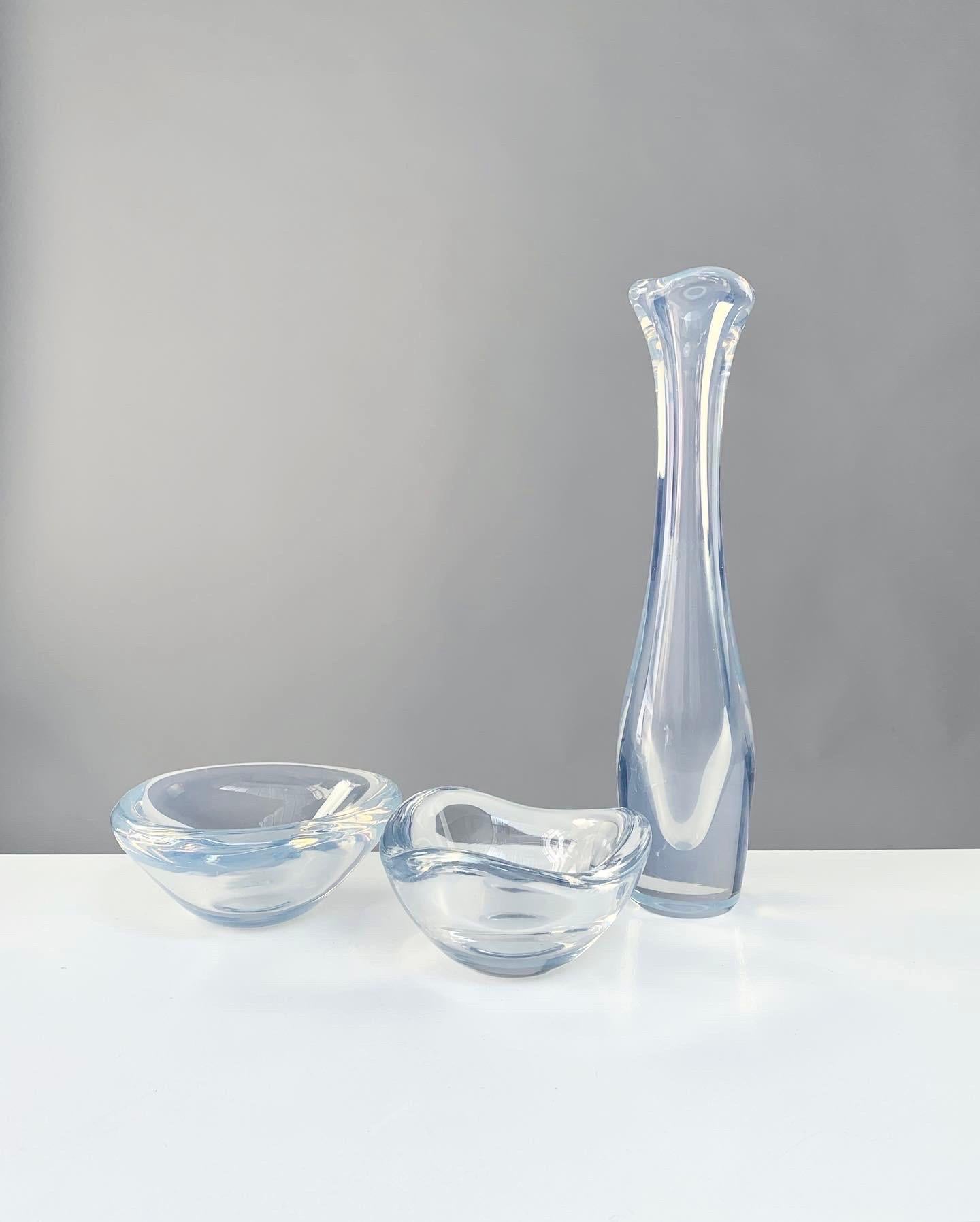 Fait main Ensemble de trois vases et bols en cristal Sven Palmqvist et Selena Orrefors, Suède, années 1950 en vente