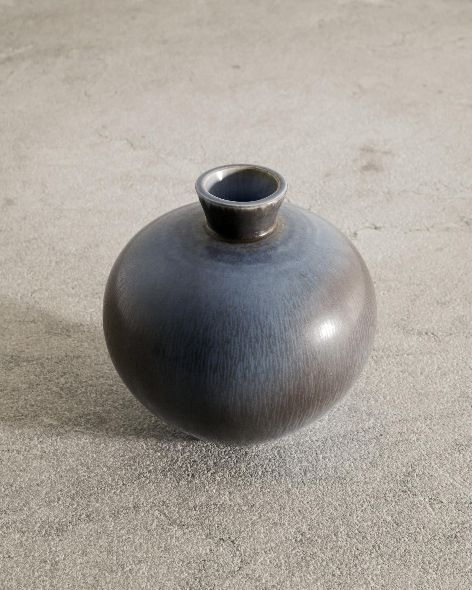 Fin du 20e siècle Ensemble de trois vases bleus suédois de Berndt Friberg pour Gustavsberg Suède, 1970 en vente