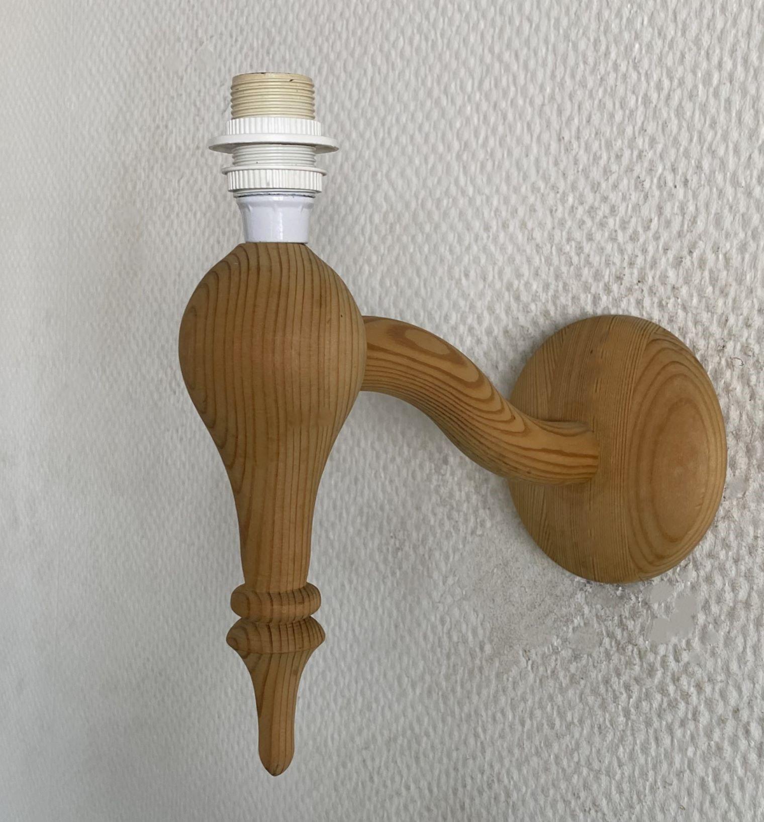 Juego de tres apliques de pared de pino de diseño sueco Pantallas plisadas, Suecia, años 60 en venta 5