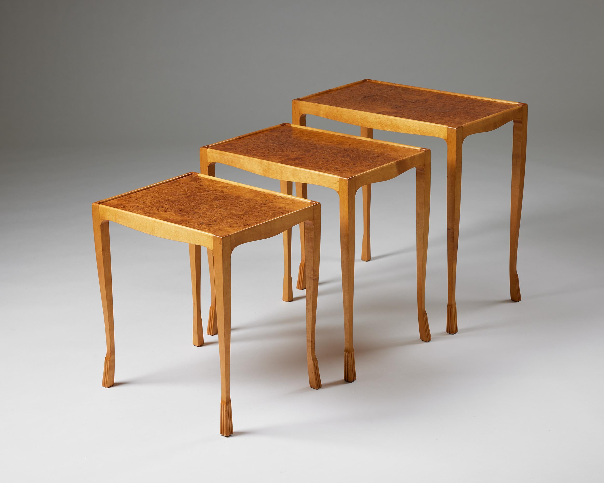 Mid-Century Modern Set of Three Swedish Grace Nesting Tables, Anonymous, Sweden, 1940s For Sale