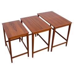 Set di tre tavolini da salotto moderni svedesi