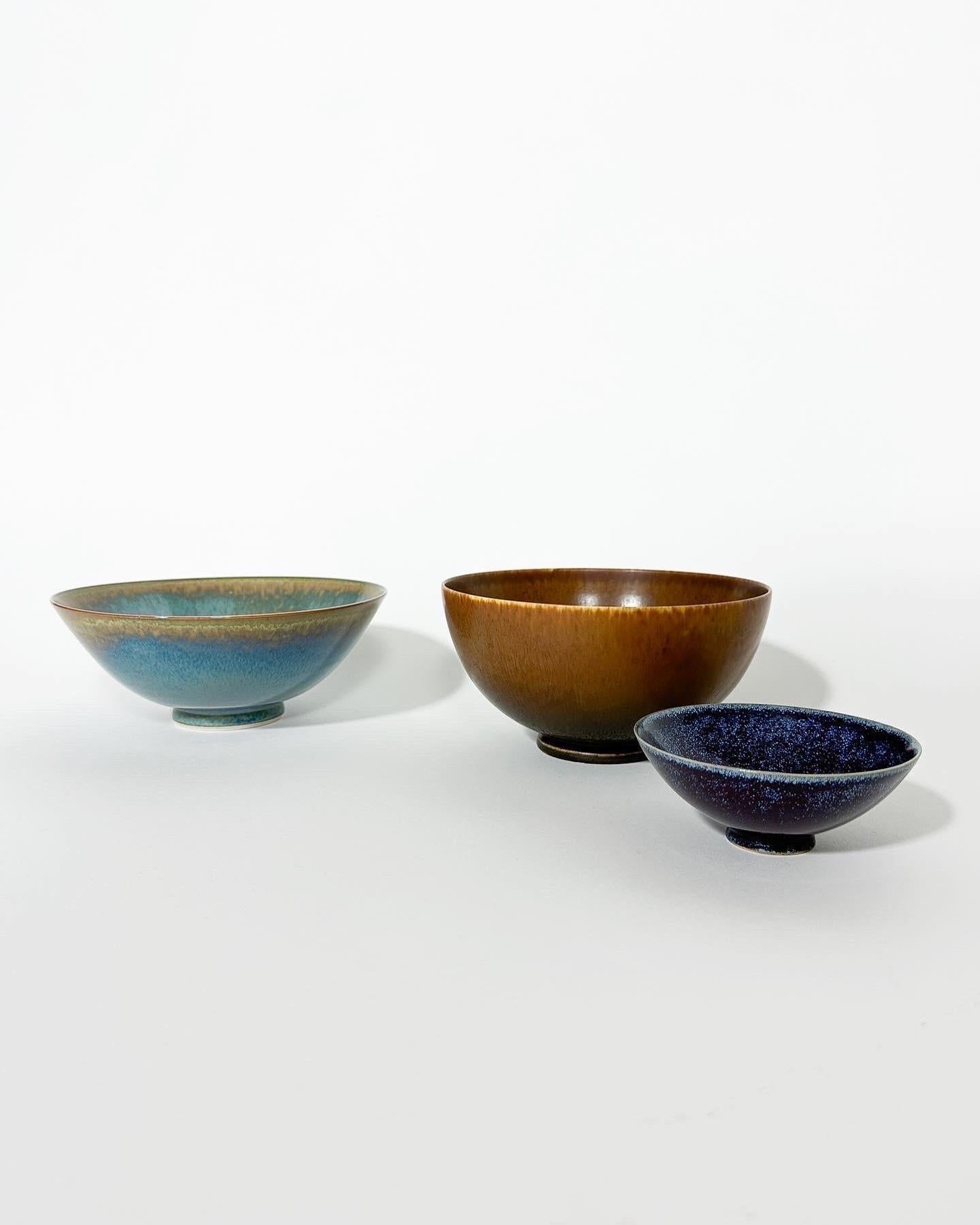 Mid-Century Modern Set of Three Swedish Stoneware Bowls Sven Wejsfelt & Lasse Östman Gustavsberg  For Sale