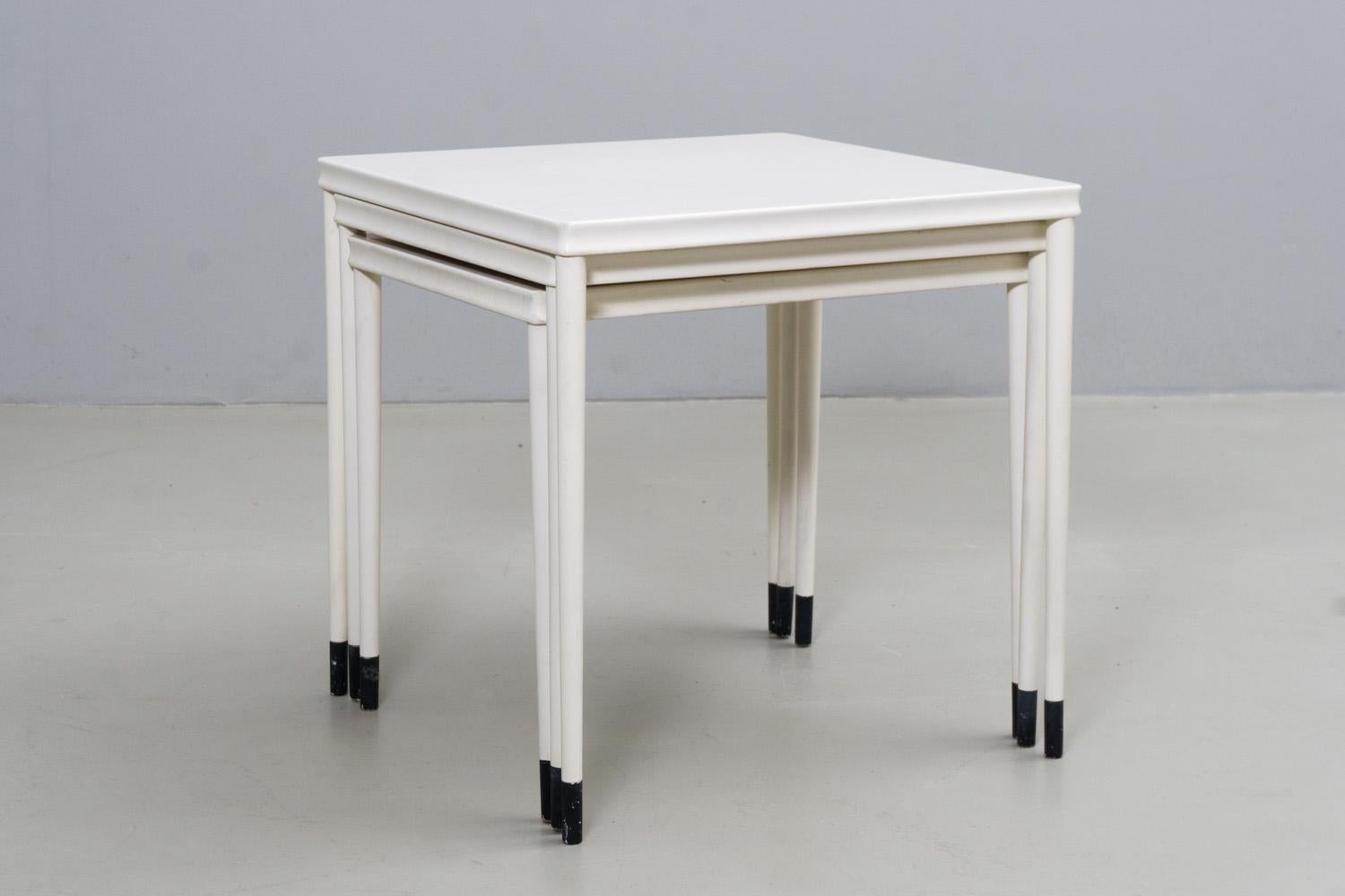 Mid-Century Modern Ensemble de trois tables, modèle 2182, Dora Lennartz, 1958 en vente