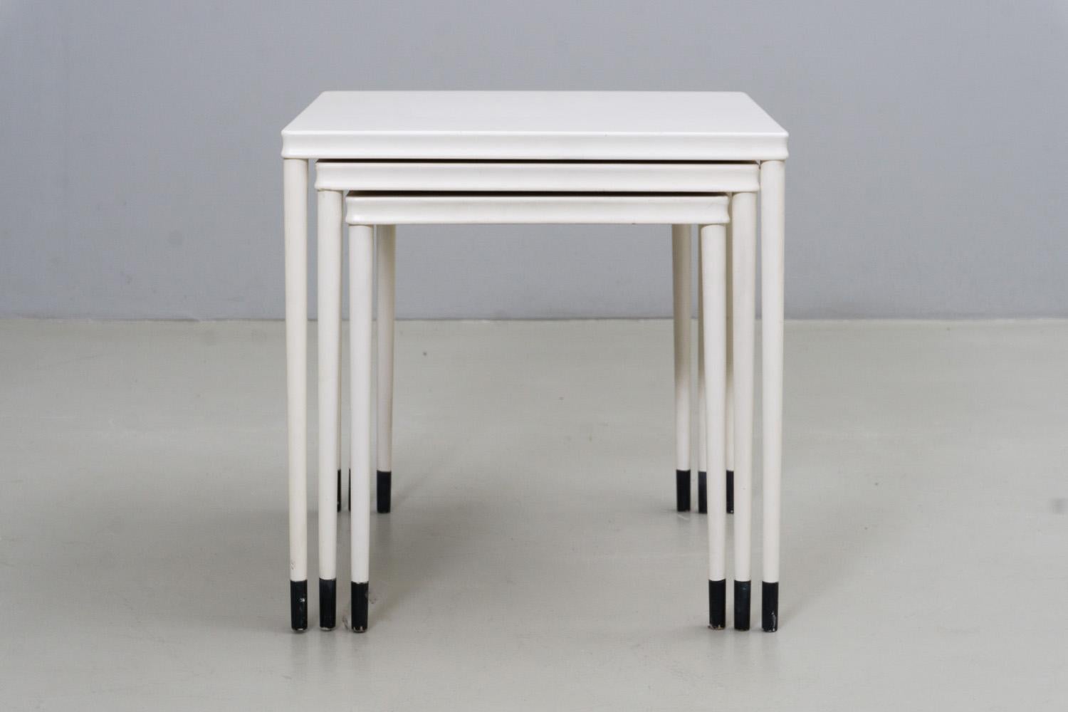 Mid-Century Modern Set of Three Tables, Model 2182, Dora Lennartz, 1958 For Sale