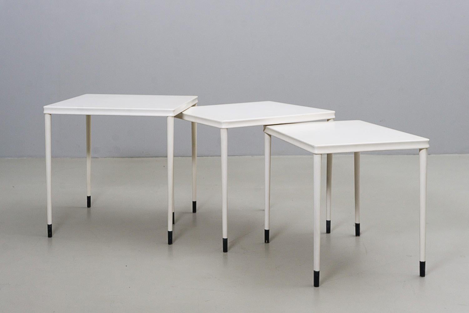 Lacquered Set of Three Tables, Model 2182, Dora Lennartz, 1958 For Sale
