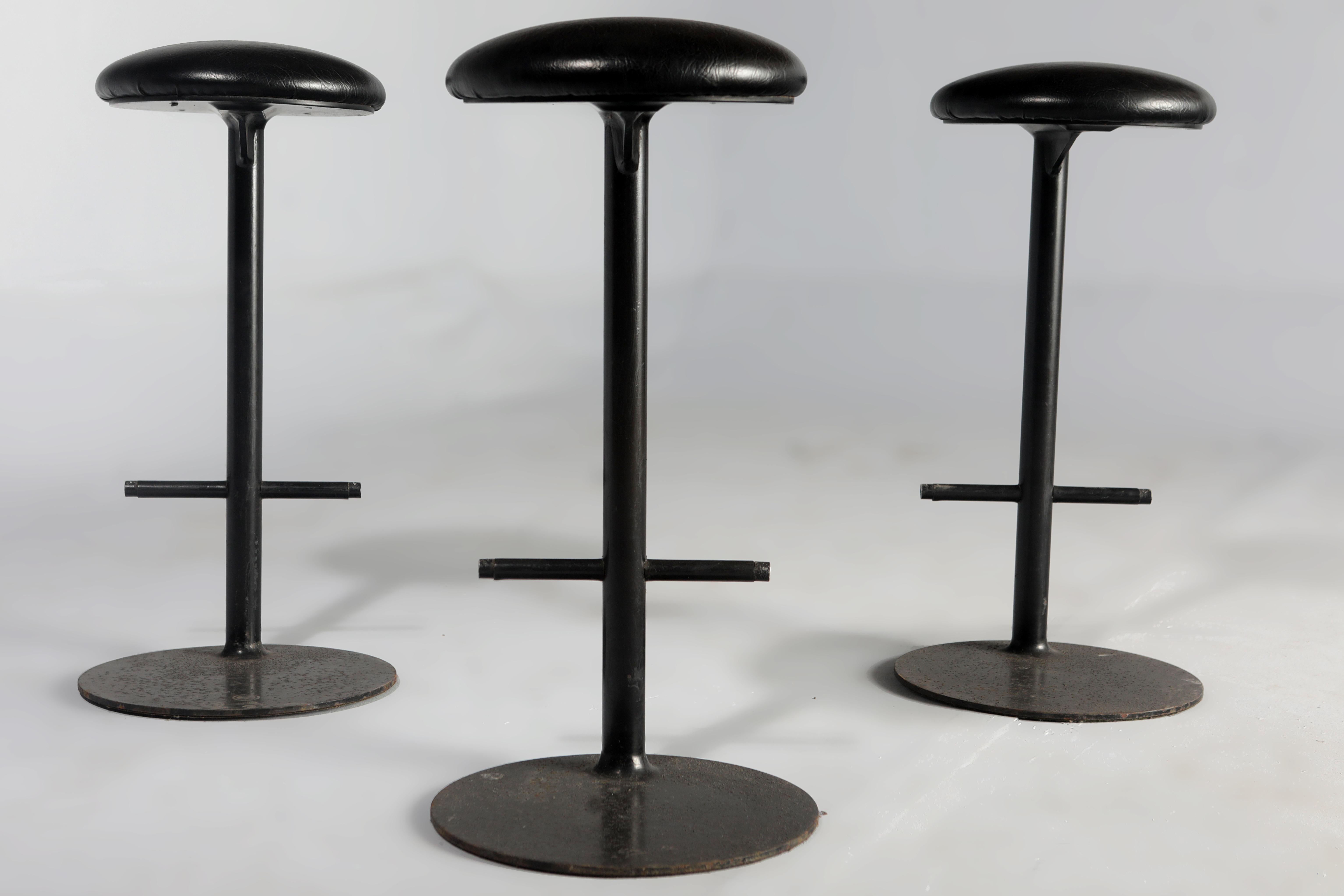 Metalwork Set of Three Tall Ciranda Stools by Ricardo Fasanello, 1986 For Sale
