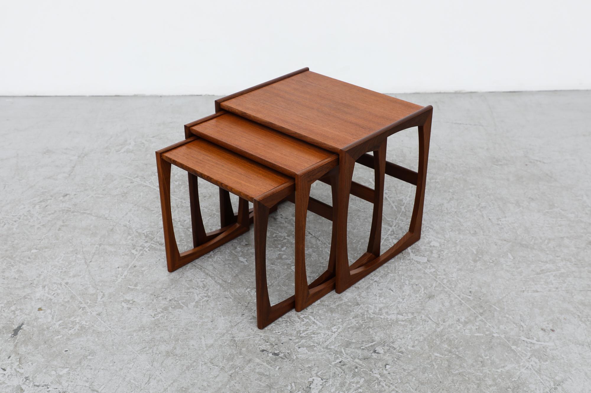 Set of Three Teak G-PLAN Quadrille Nesting Tables In Good Condition In Los Angeles, CA