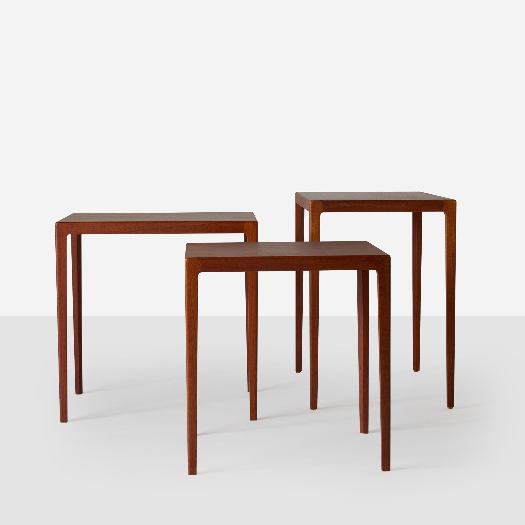 Conjunto de tres mesas nido de teca de Svenn Eske Kristensen para Ludvig Pontoppidan en Bueno estado para la venta en San Francisco, CA