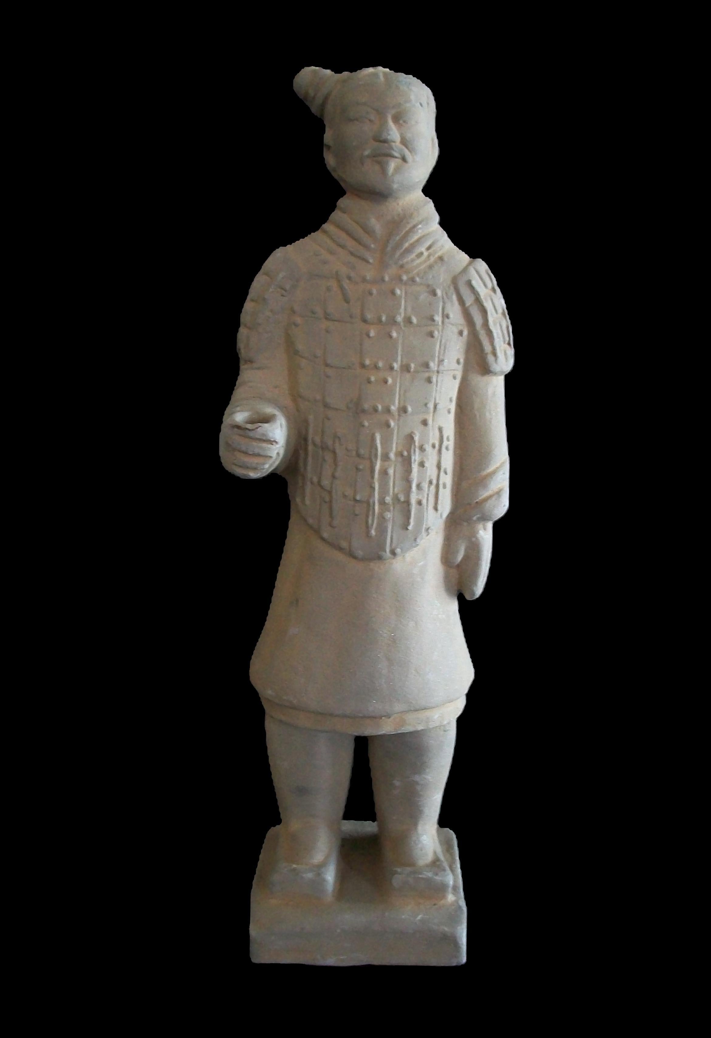 Conjunto de tres figuras de guerrero de terracota - China - Finales del siglo XX en Bueno estado para la venta en Chatham, ON
