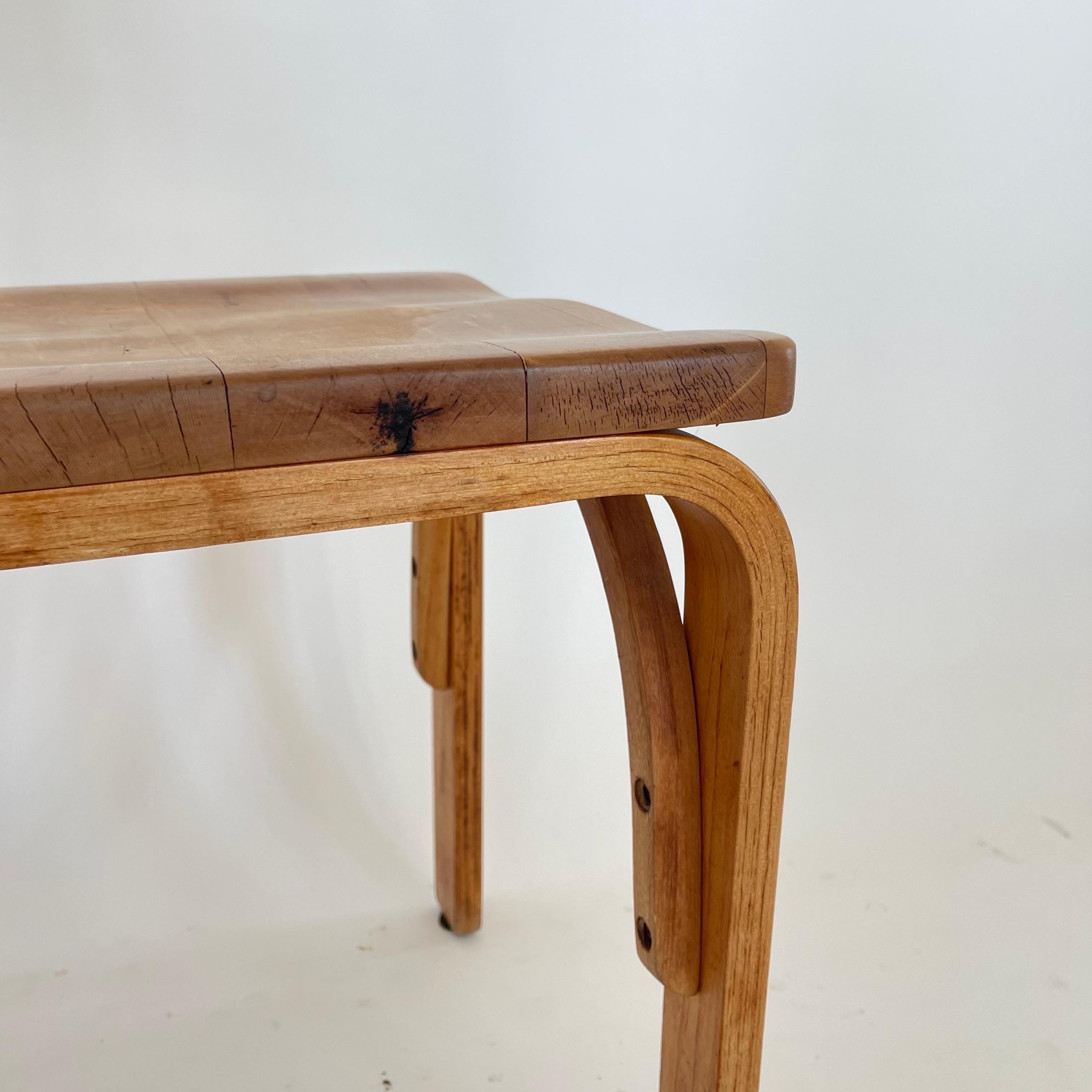 Set di tre sedie da pranzo Thonet 1216-S17-B1 in compensato curvato con sedile a sella, anni '40 in vendita 9