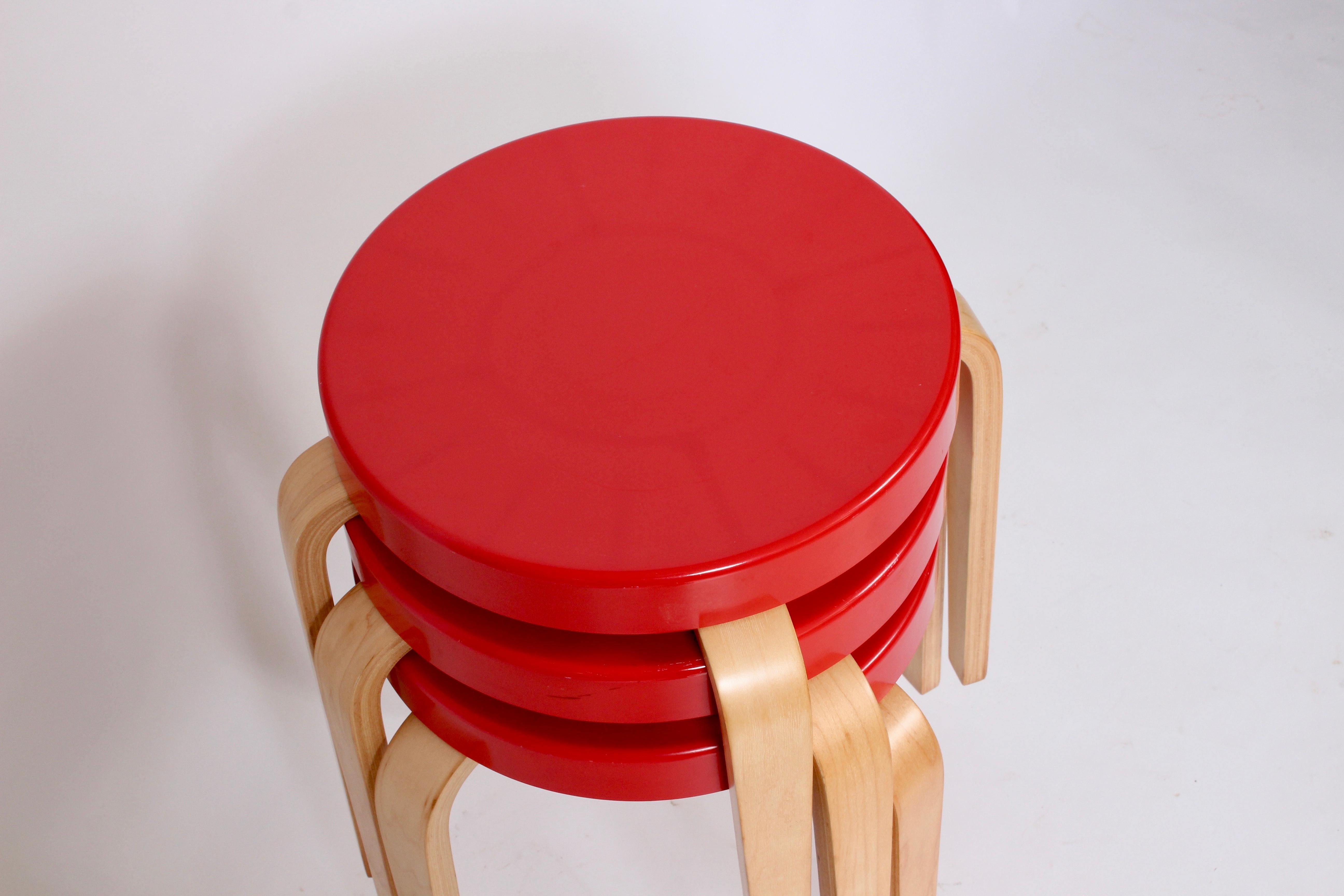 Set of Three Thonet Red Bakelite Stacking Stools, 1930s In Good Condition In Bainbridge, NY