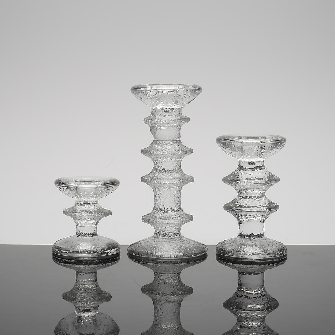 Lovely glass candlestick holders by Finnish designer Timo Sarpaneva.
 