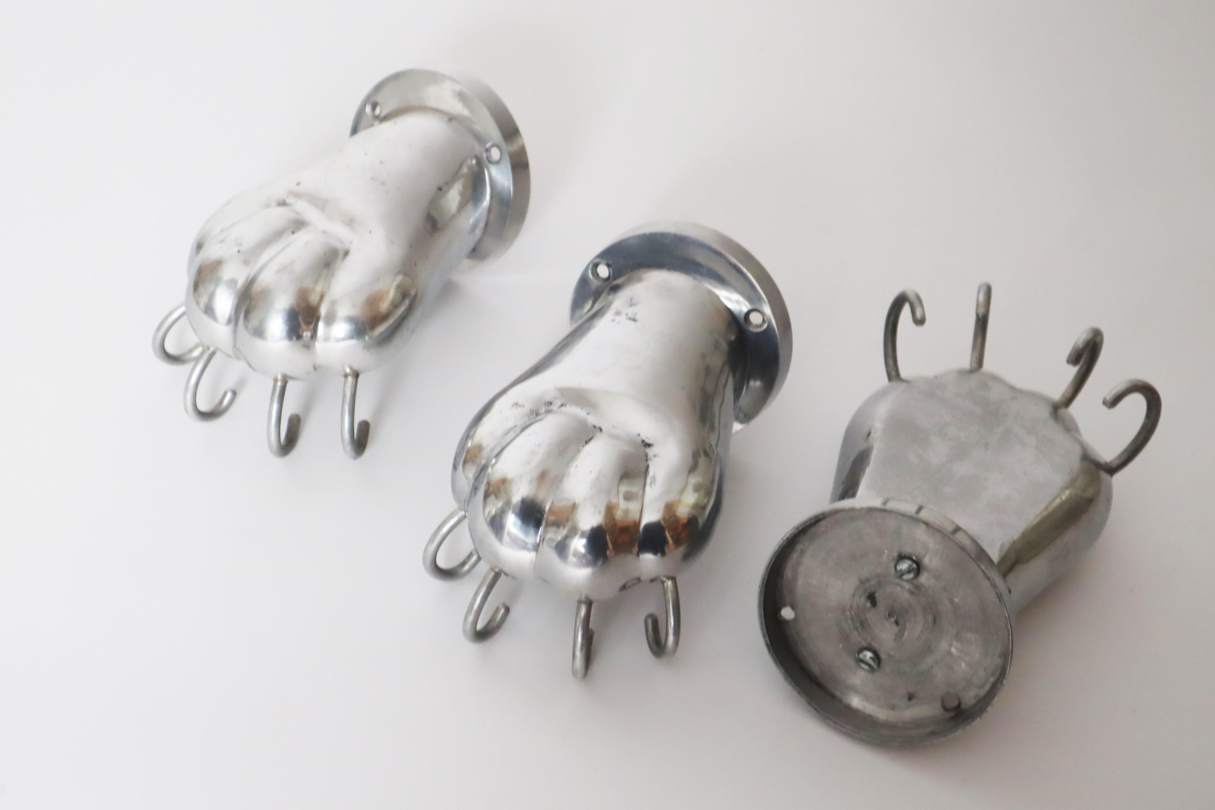 Set of three Towel Holders in the shape of Lion Paws made of Polished Aluminum For Sale 4