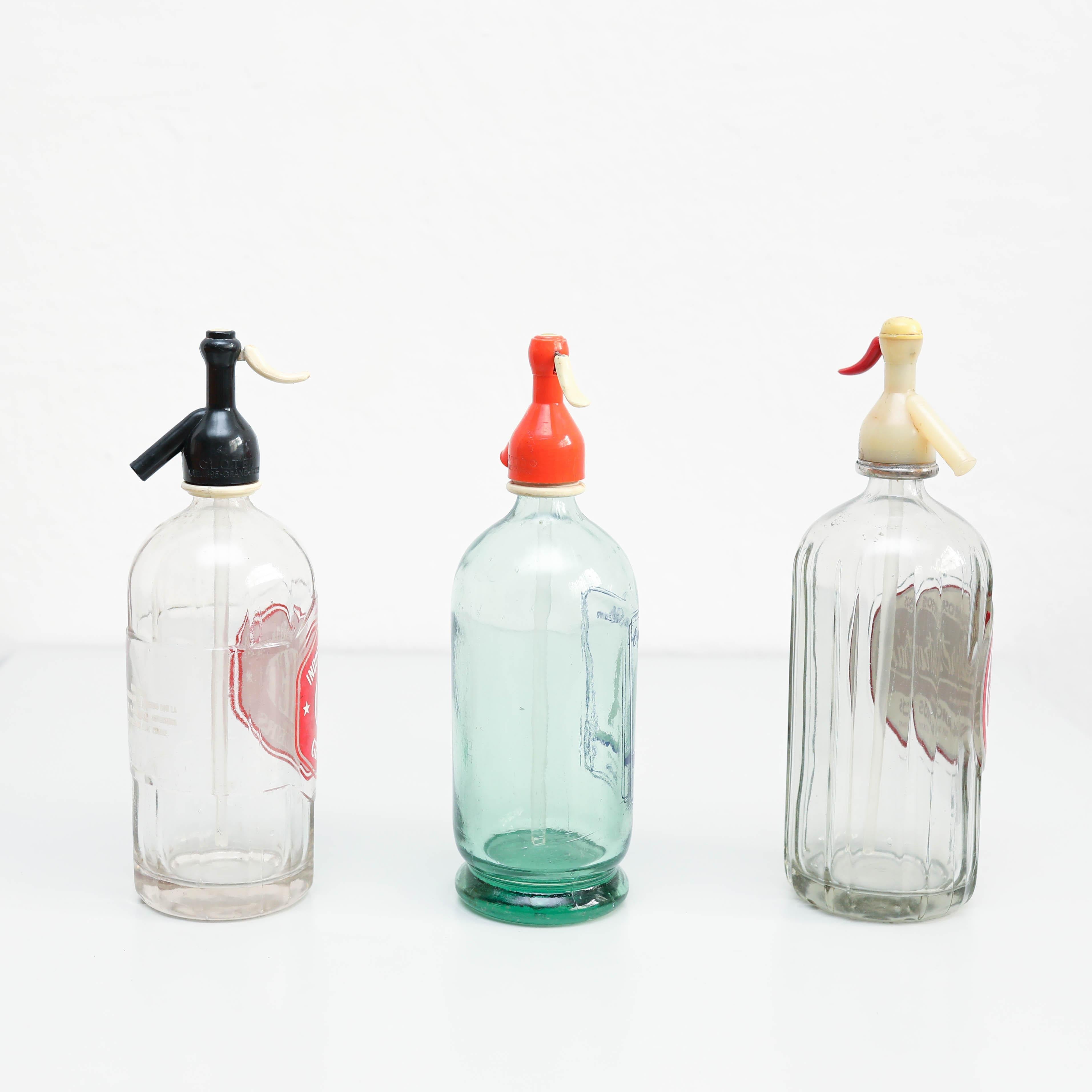 Juego de tres sifones de soda tradicionales catalanes de época, hacia 1990 en Bueno estado para la venta en Barcelona, ES