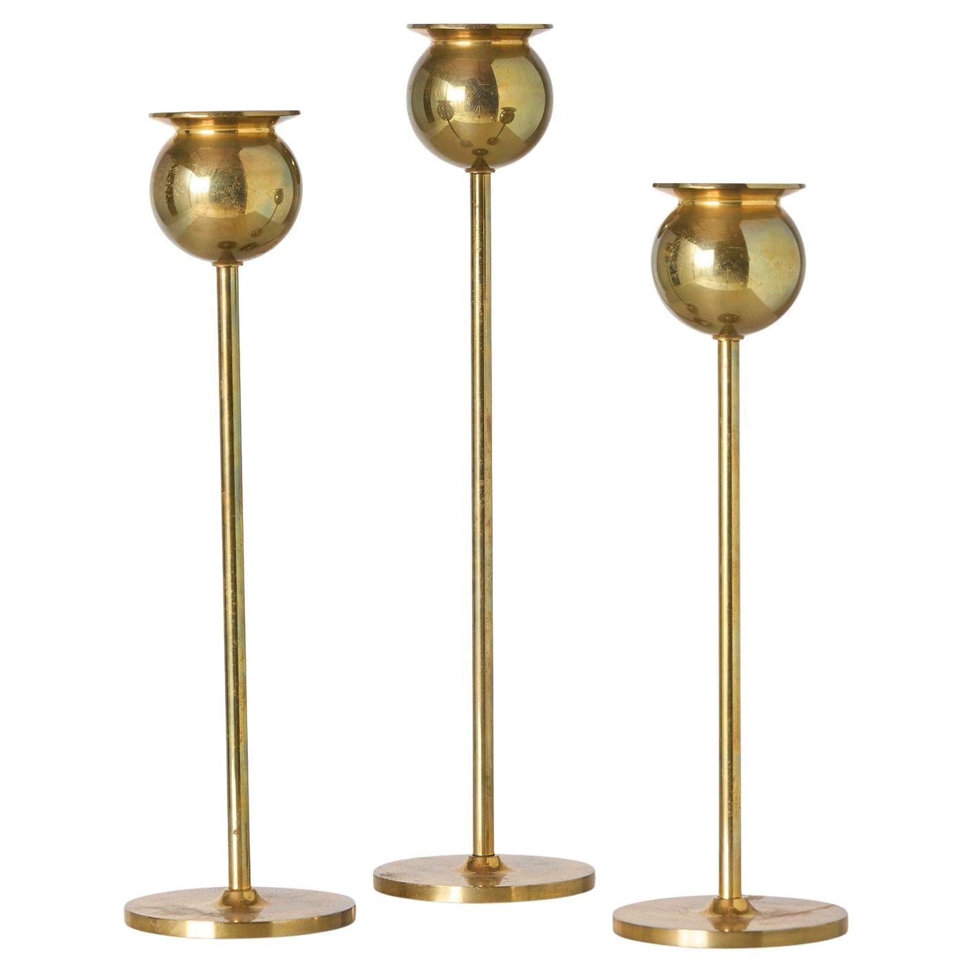 Set di tre candelieri in ottone Tulipano di Pierre Forssell