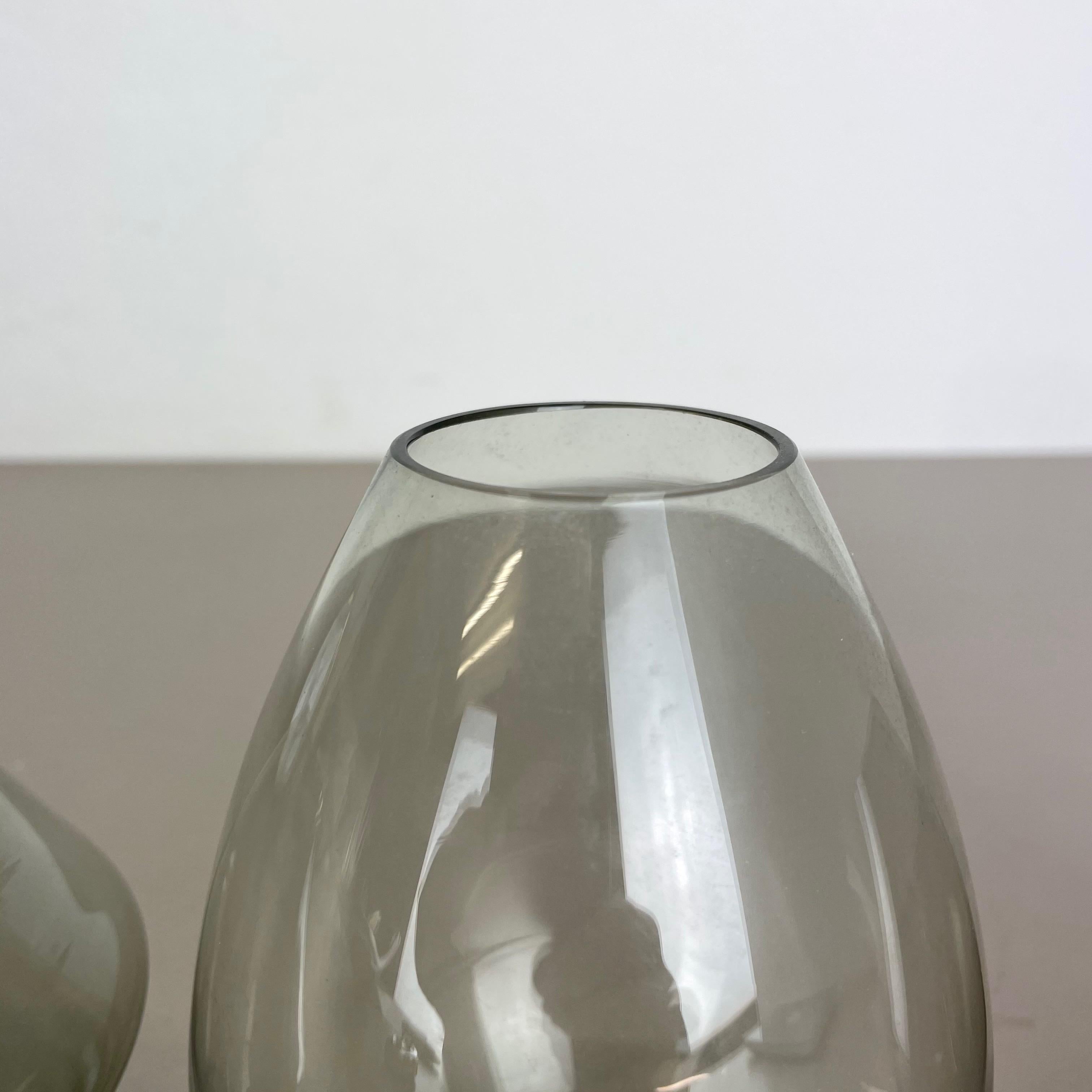 Ensemble de trois vases en turmaline attribués à Wilhelm Wagenfeld Wmf, Allemagne, années 1960 en vente 3