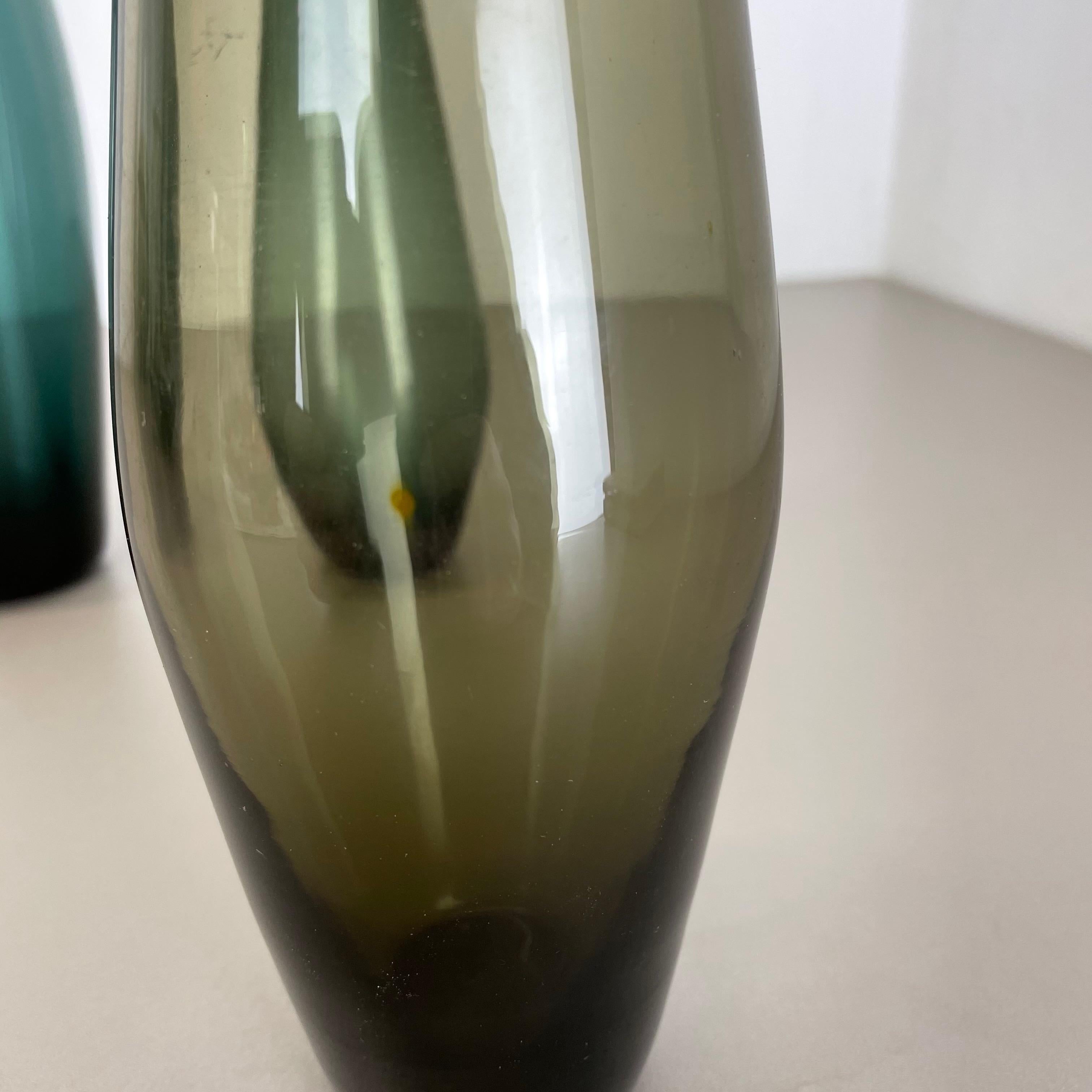 Ensemble de trois vases en turmalin attribués à Wilhelm Wagenfeld WMF, Allemagne, années 1960 en vente 5