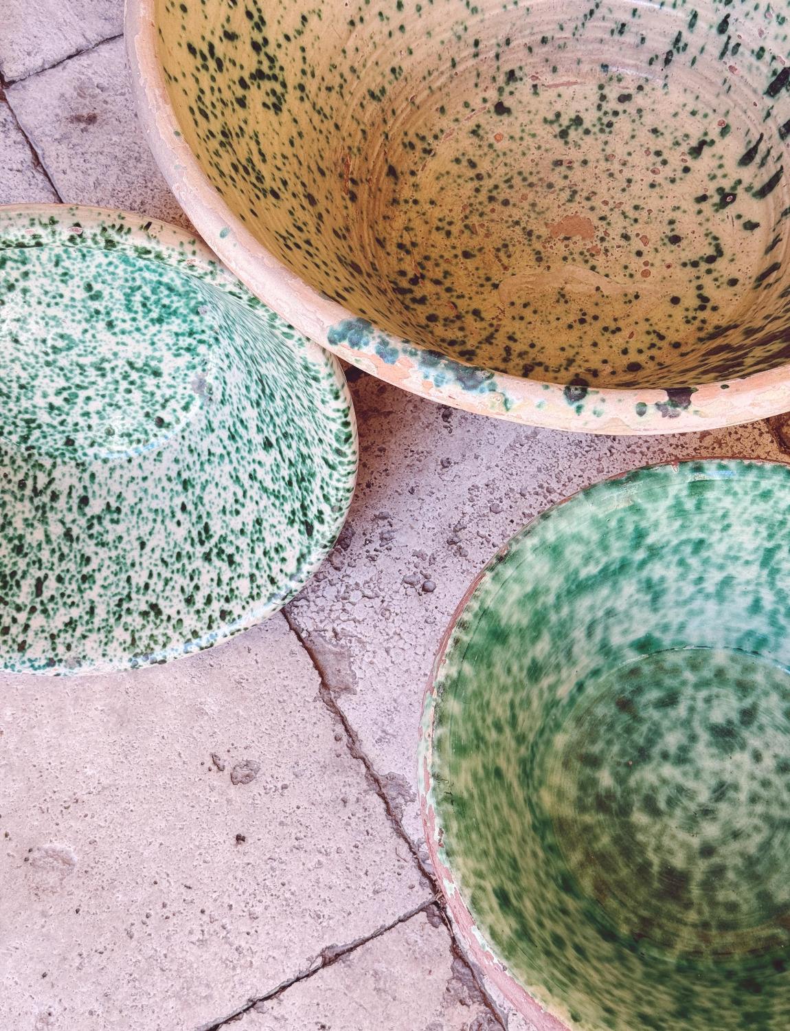 Italian Set of Three Tuscan Bowls, early 1900s For Sale