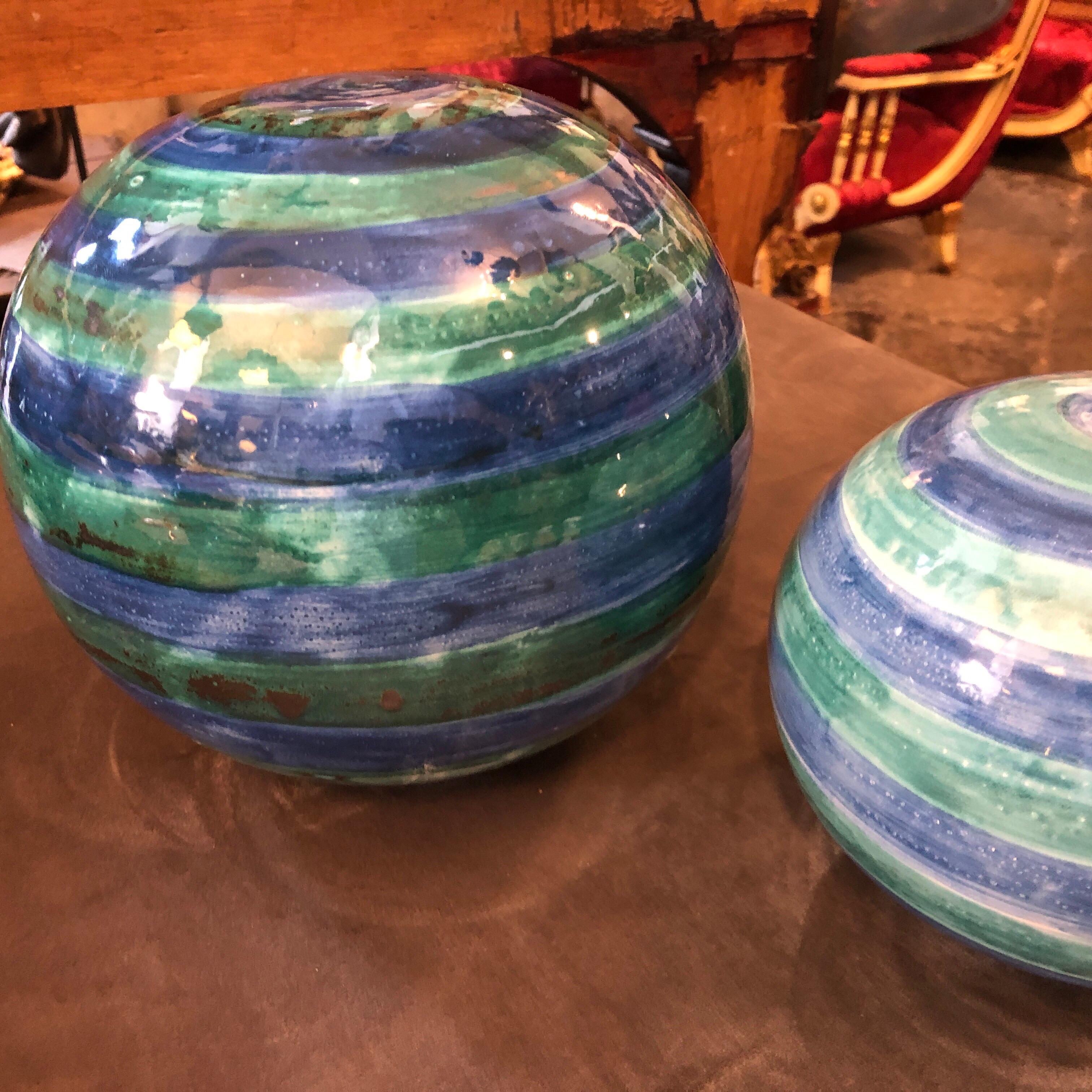 Set of Three Unique Pieces Hand Painted Sicilian Terracotta Decorative Spheres In Good Condition For Sale In Aci Castello, IT