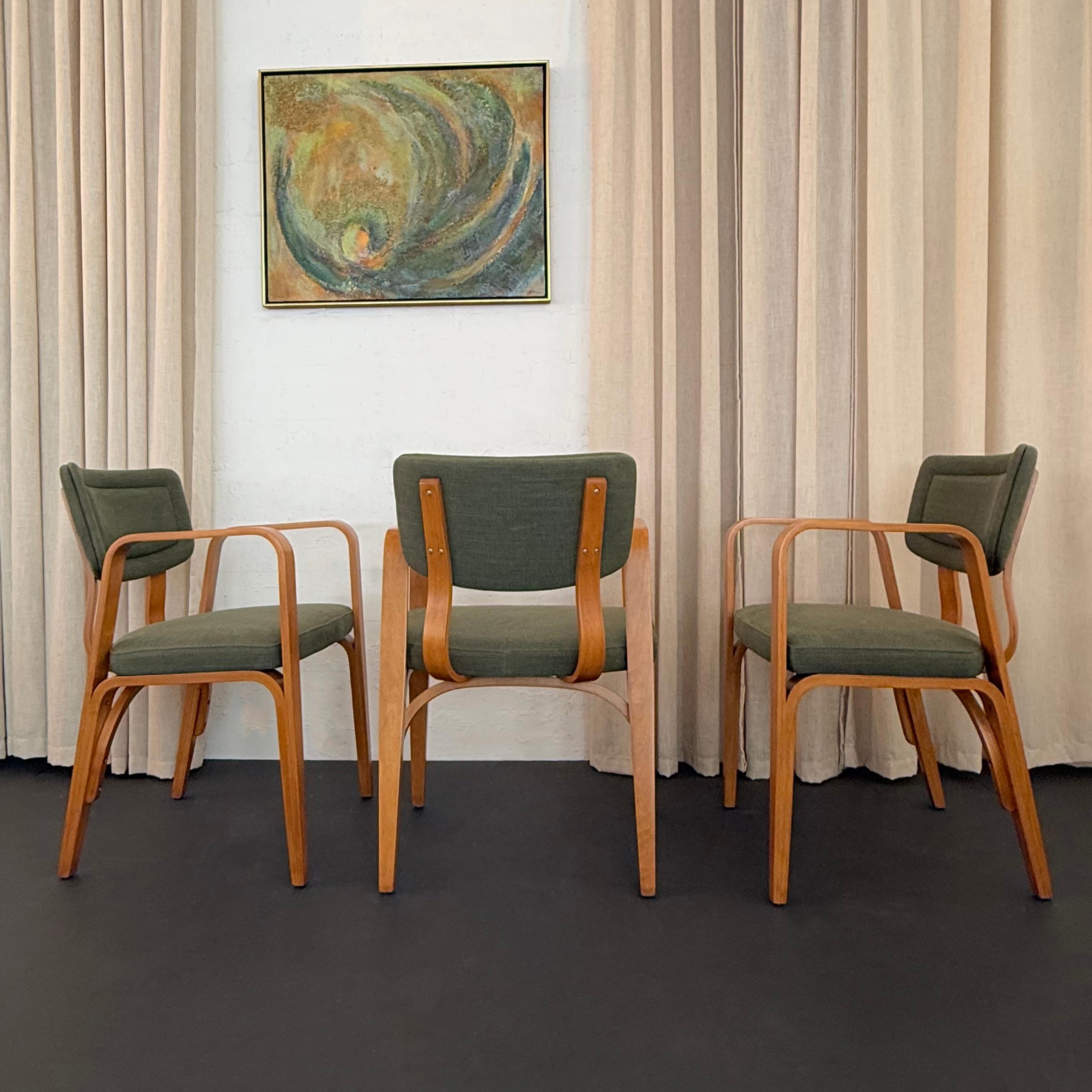 Set di tre sedie imbottite in legno di acero di Thonet In condizioni buone in vendita a Brooklyn, NY