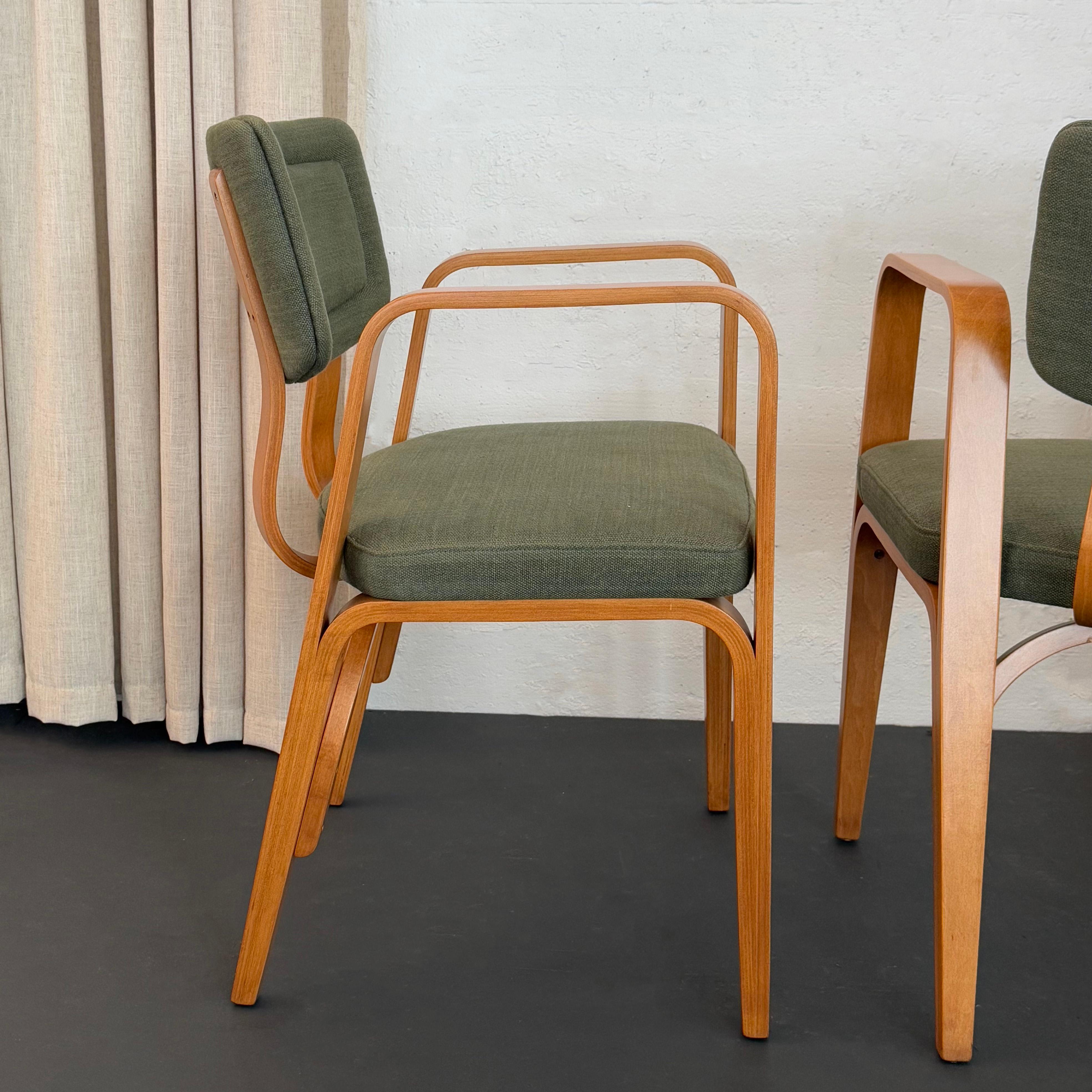 Acero Set di tre sedie imbottite in legno di acero di Thonet in vendita