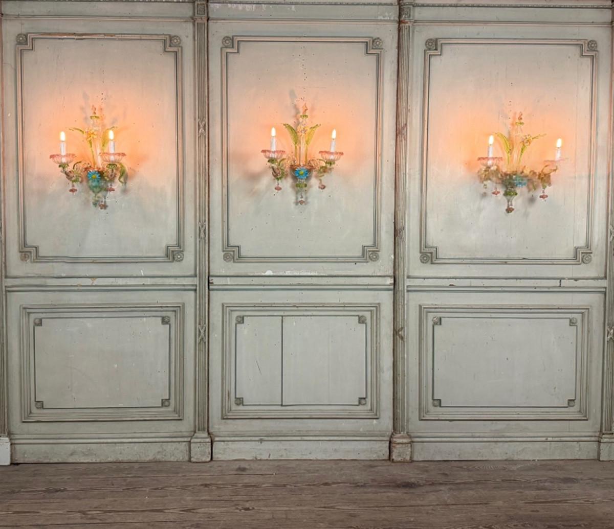 Set of three Venetian wall lights in multicoloured Murano glass, circa 1950 For Sale 7