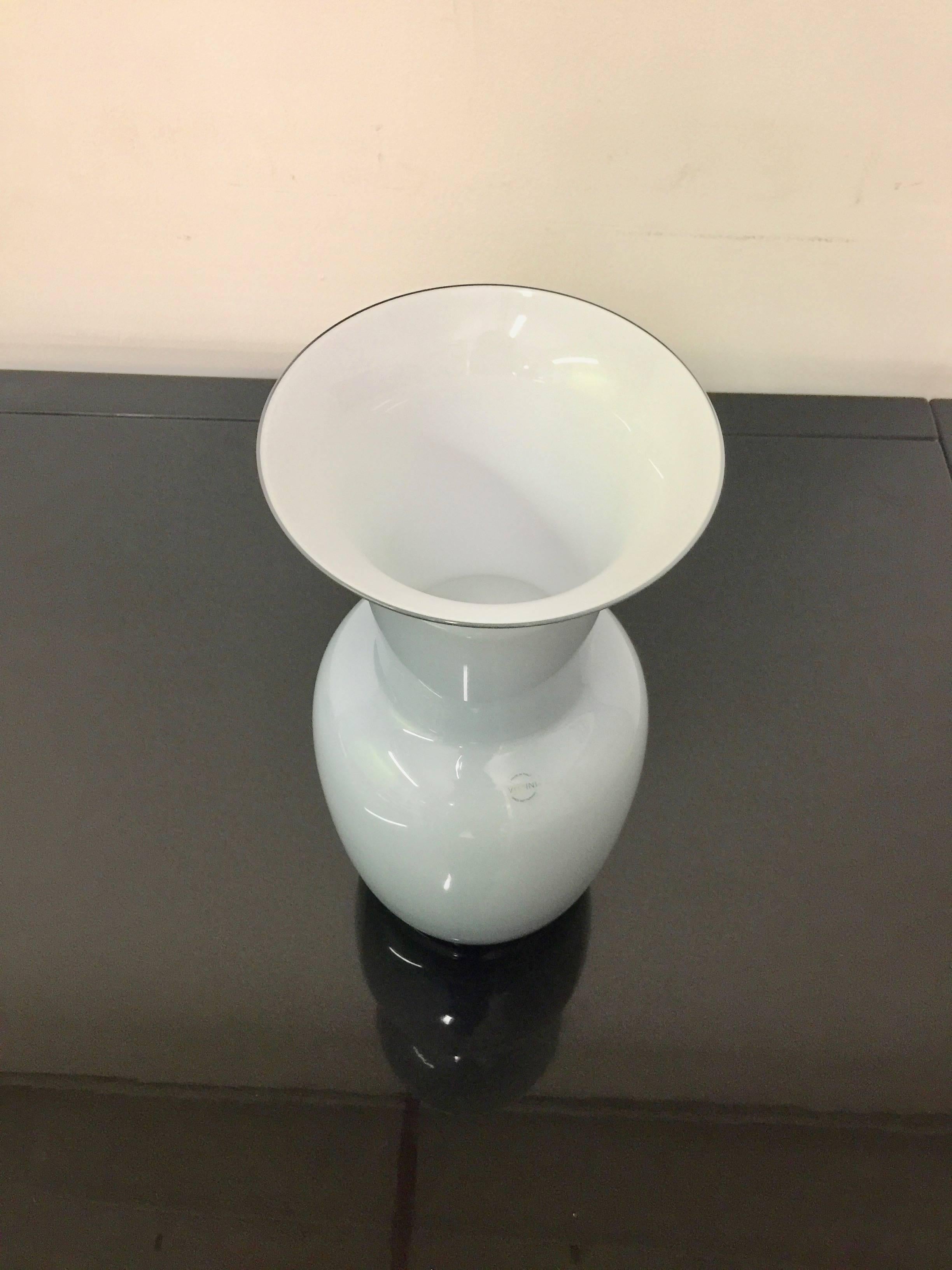 Set of Three Venini Murano Glass Vases Gray and White Color Combo For Sale 2